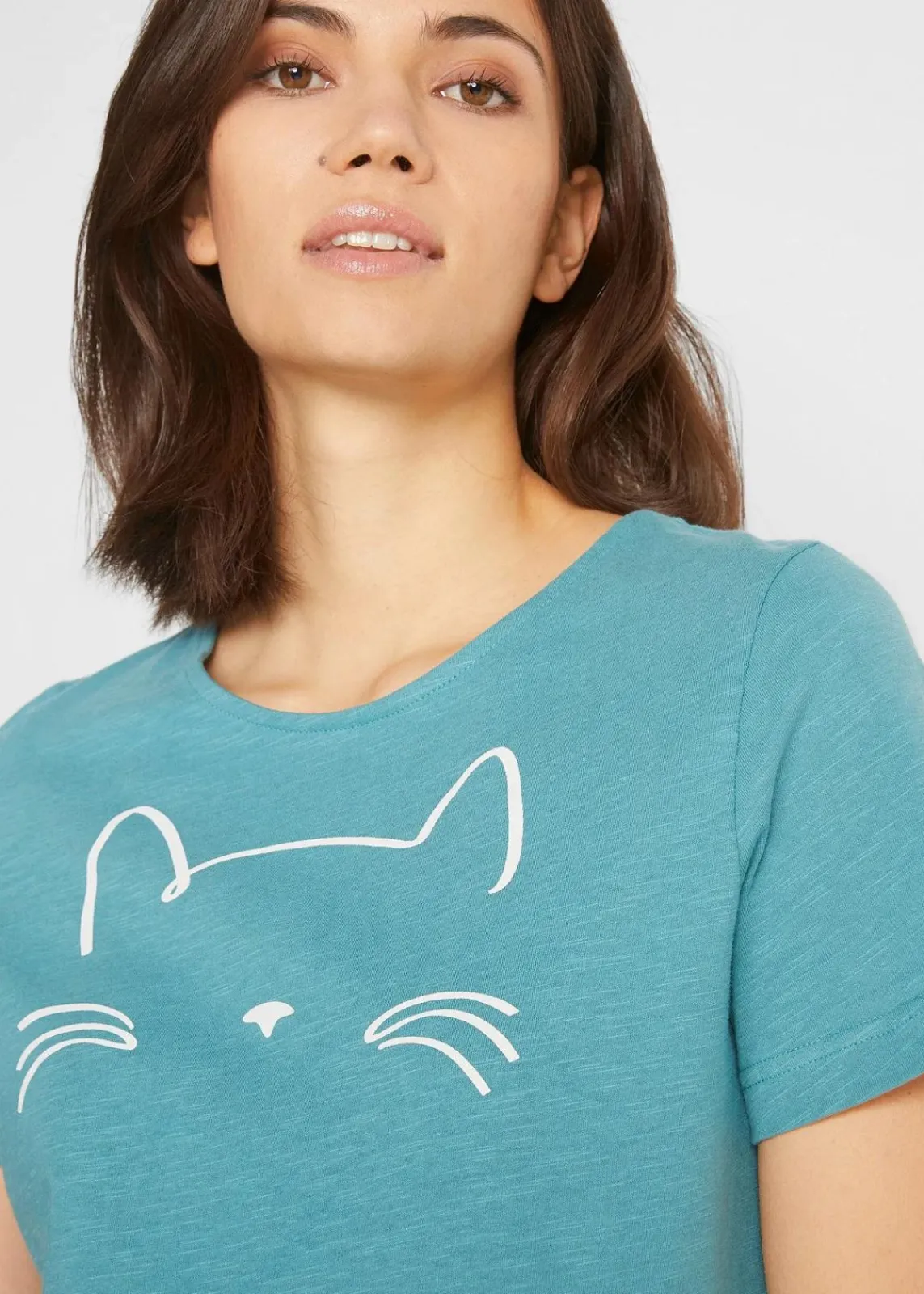 bonprix Shirts & Tops|Nachhaltigere Materialien^Kurzarmshirt mit Katzen-Druck mattkobalttürkis/weiß