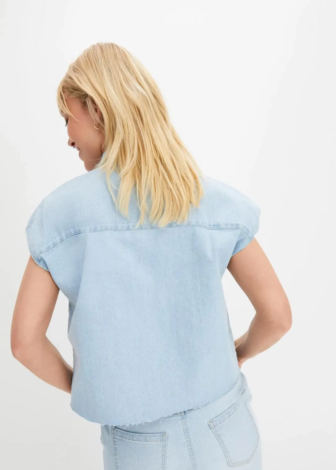 bonprix Bekleidung·Jacken & Mäntel|Blusen & Tuniken^Kurze Boxy-Jeansbluse eisblau denim used