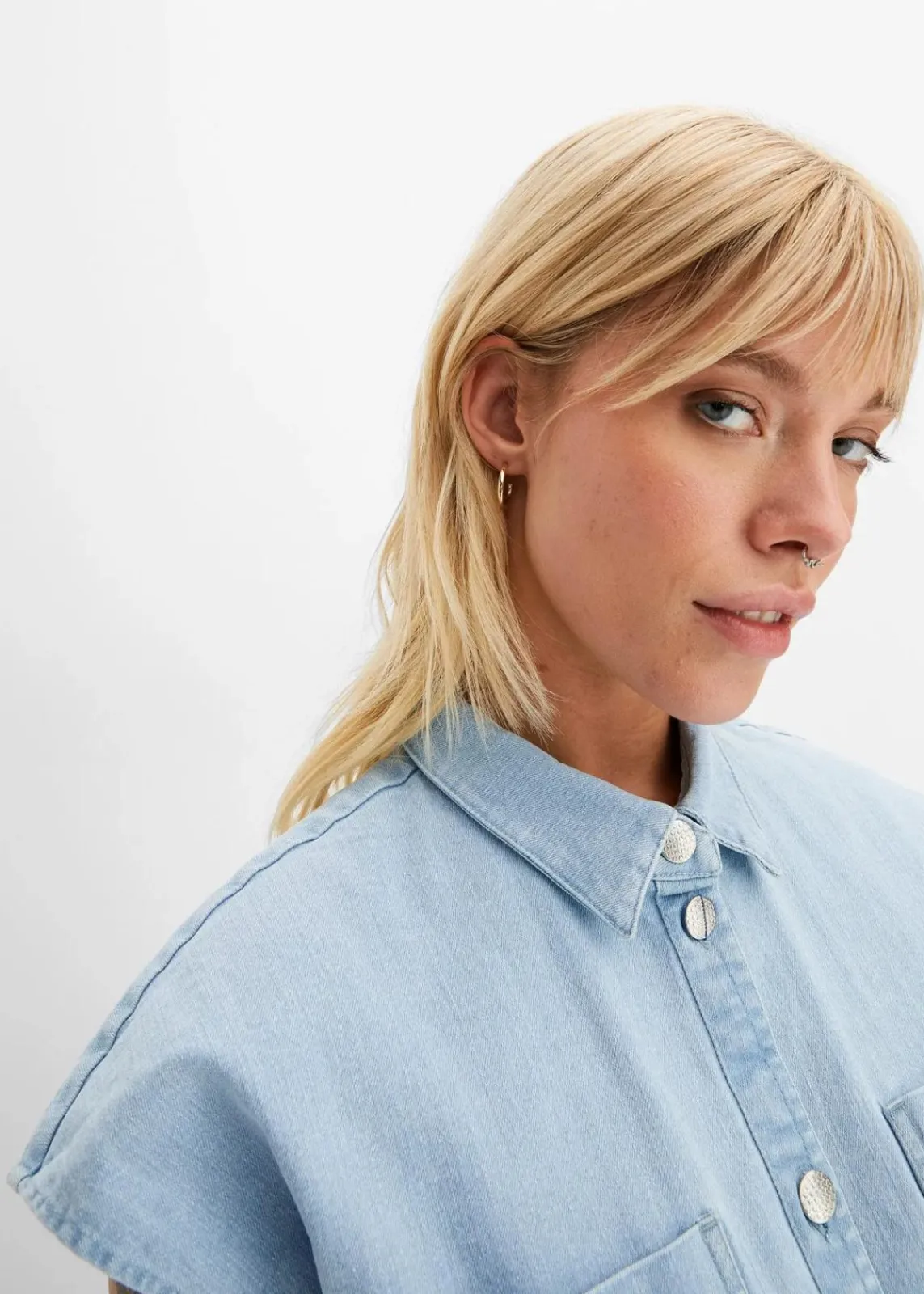 bonprix Bekleidung·Jacken & Mäntel|Blusen & Tuniken^Kurze Boxy-Jeansbluse eisblau denim used