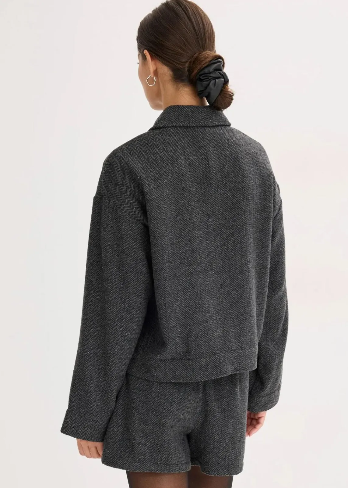 bonprix Bekleidung·Hosen|Jacken & Mäntel^Kurze Jacke anthrazit meliert