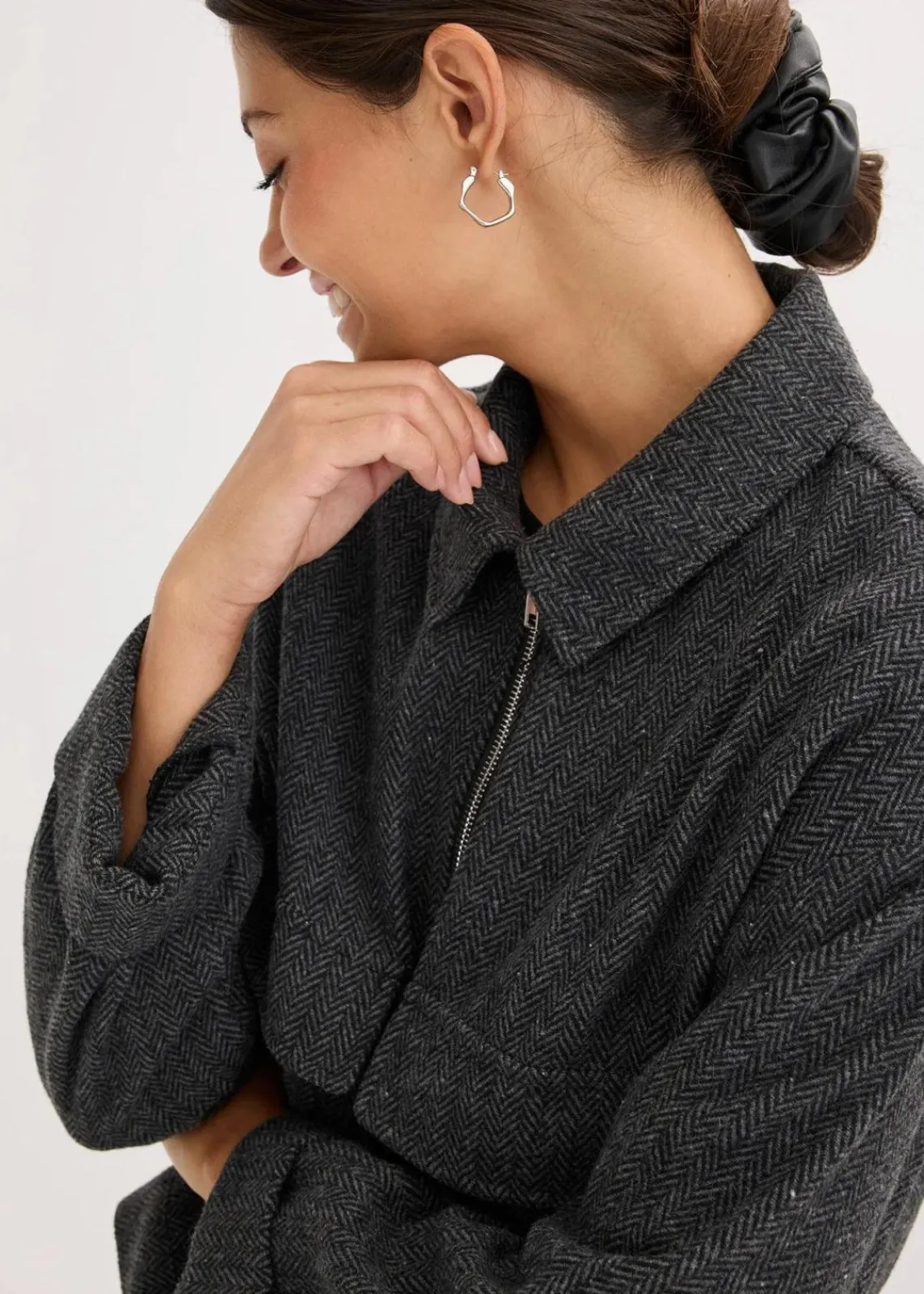 bonprix Bekleidung·Hosen|Jacken & Mäntel^Kurze Jacke anthrazit meliert