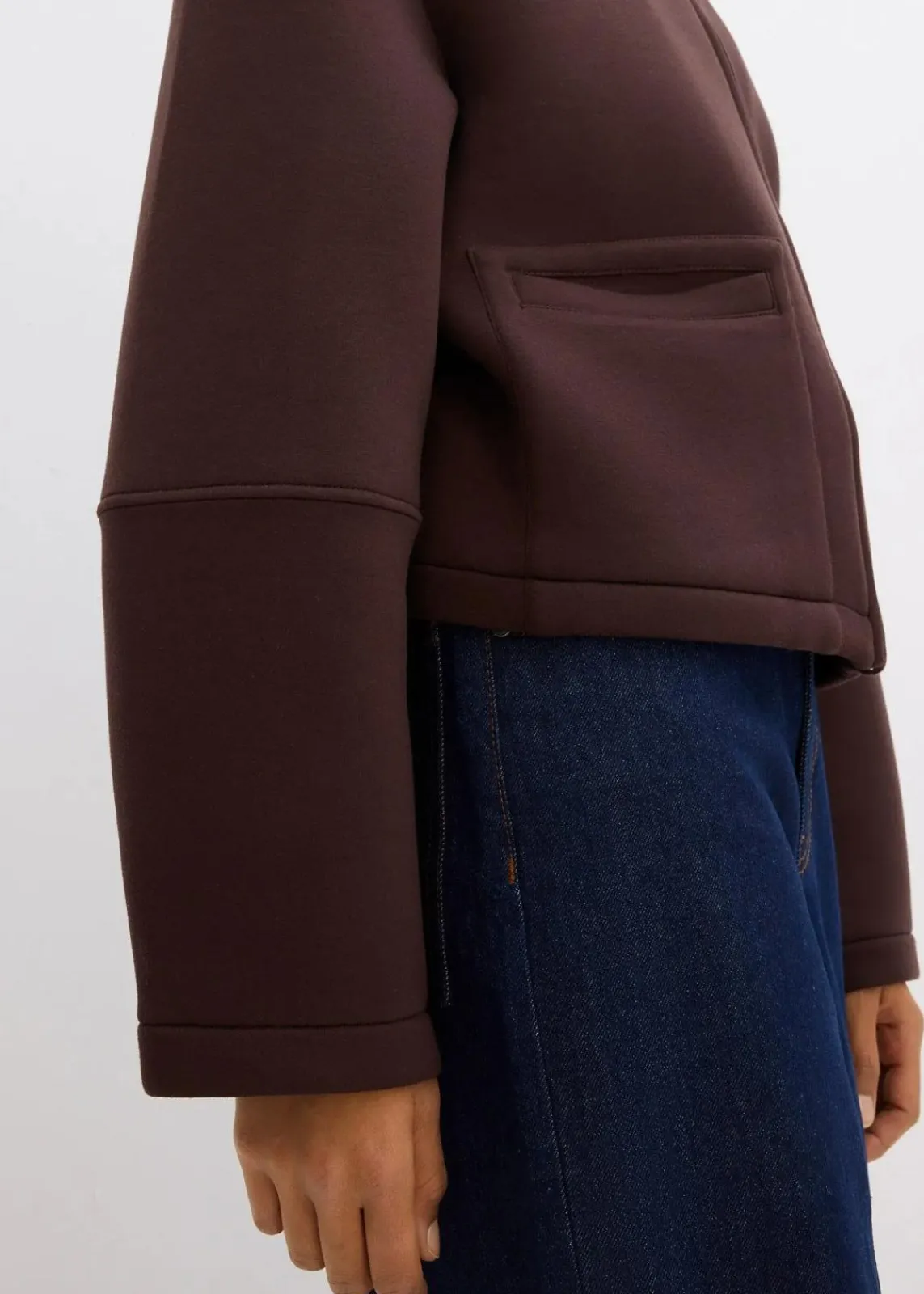 bonprix Bekleidung·Hosen|Jacken & Mäntel^Kurze Jacke aus Scuba dunkelbraun