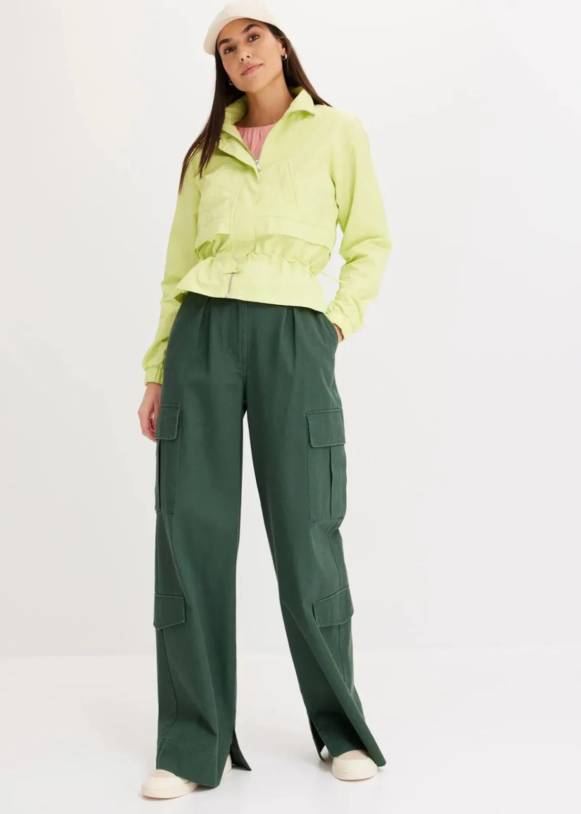 bonprix Jacken & Mäntel|Bekleidung·Hosen^Kurze Jacke mit Taillen-Tunnelzug mintgrün