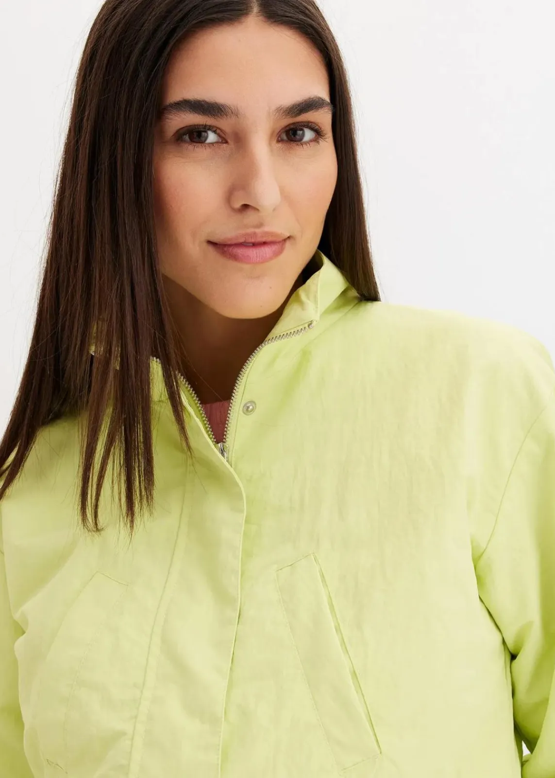 bonprix Jacken & Mäntel|Bekleidung·Hosen^Kurze Jacke mit Taillen-Tunnelzug mintgrün