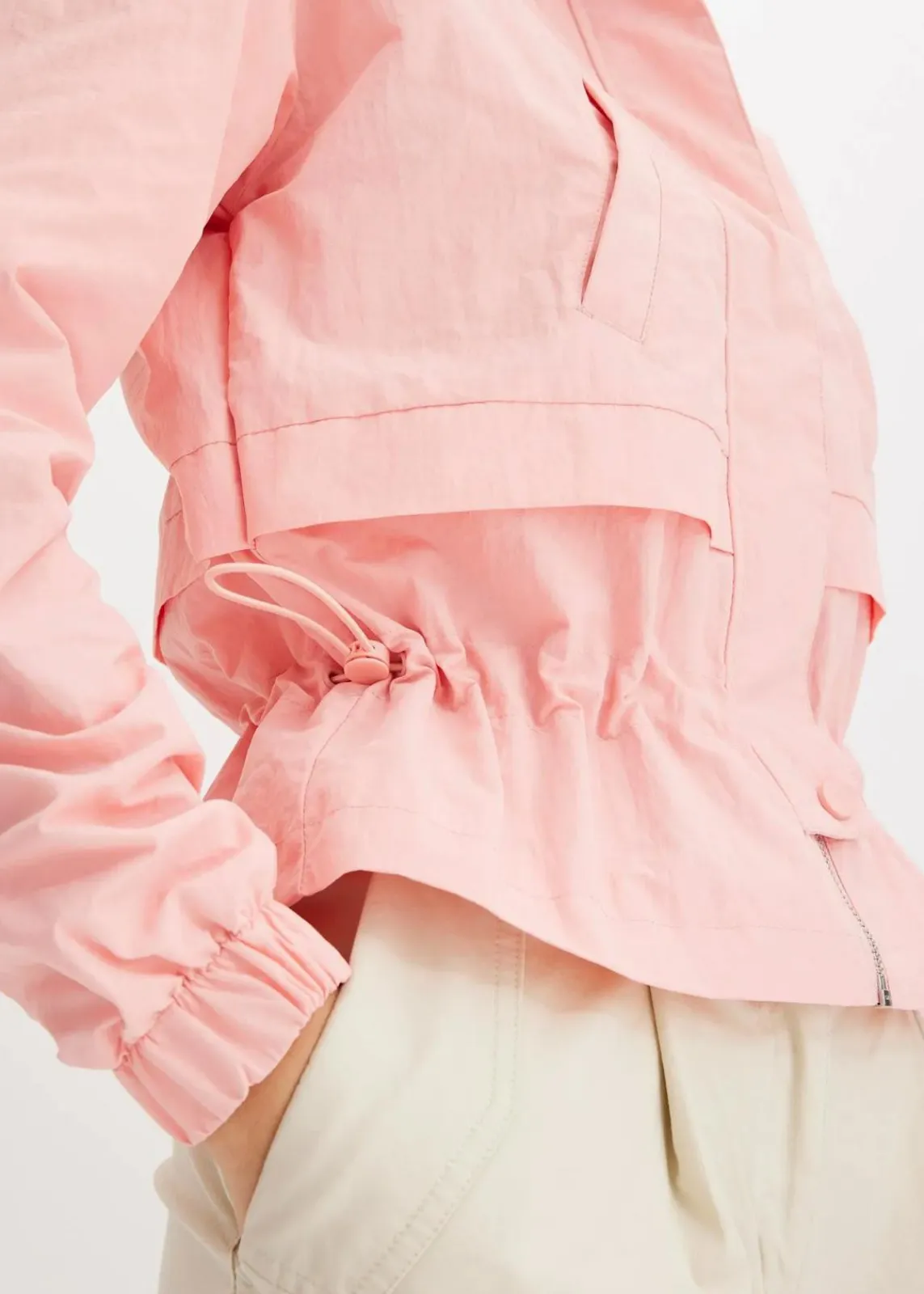 bonprix Bekleidung·Hosen|Jacken & Mäntel^Kurze Jacke mit Taillen-Tunnelzug softrosa