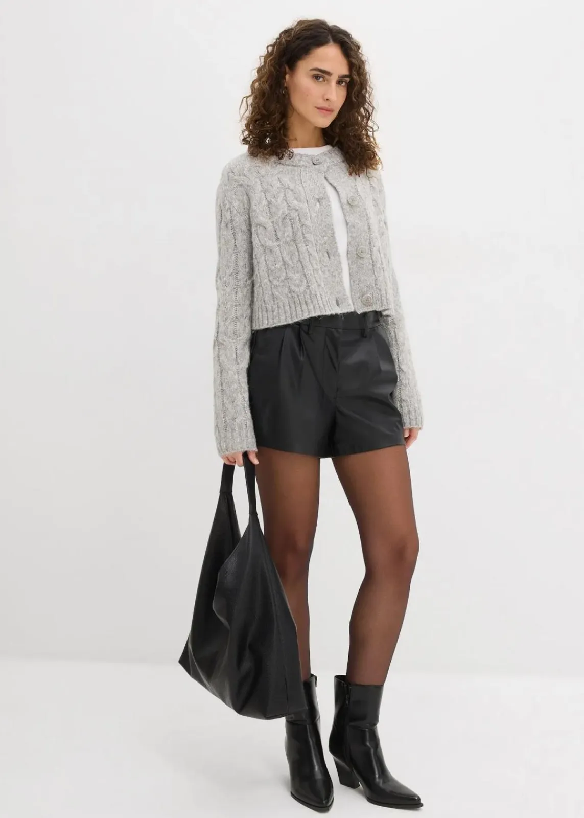 bonprix Shorts|Hosen^Kurze Lederimitat-Shorts schwarz