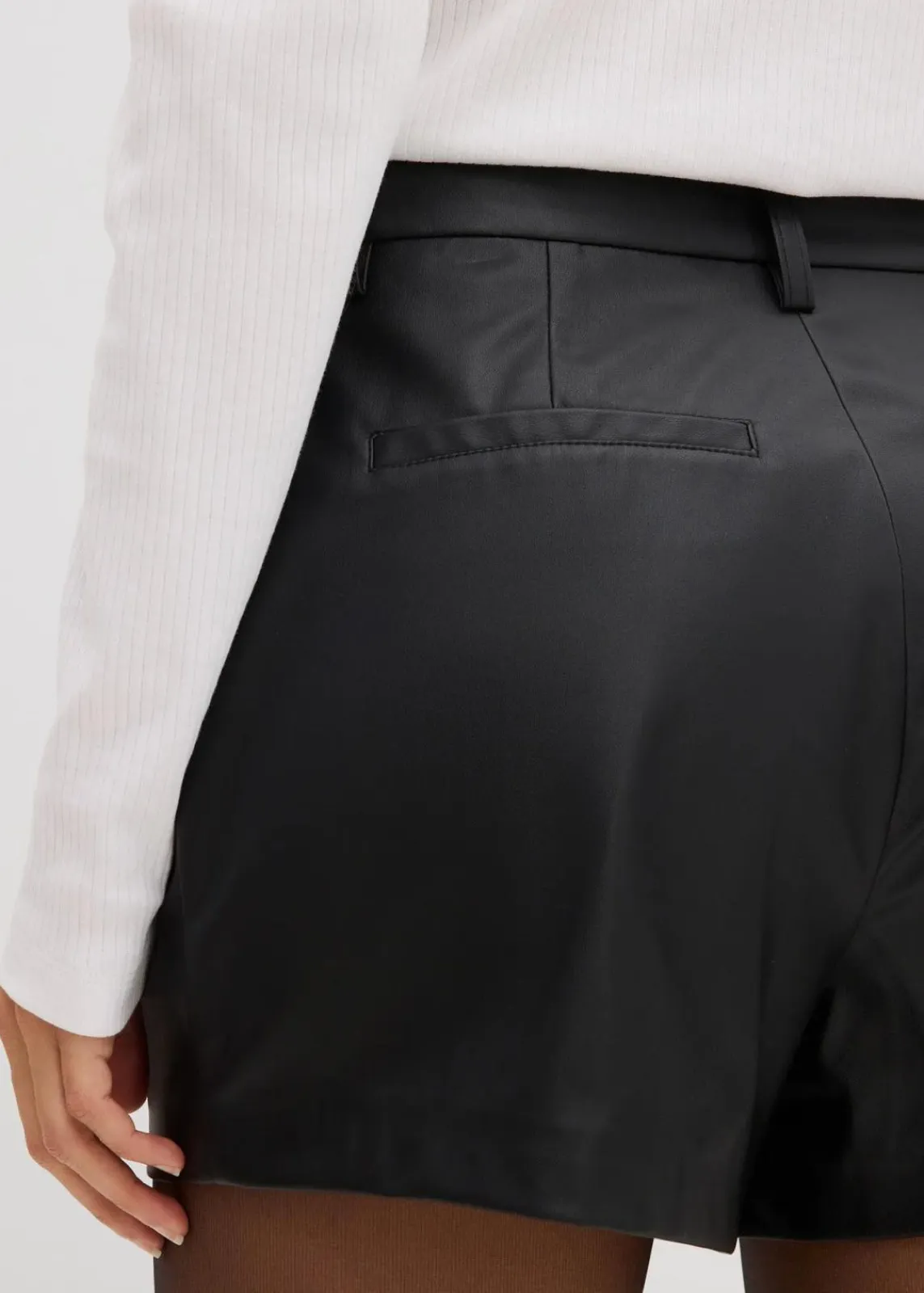 bonprix Shorts|Hosen^Kurze Lederimitat-Shorts schwarz