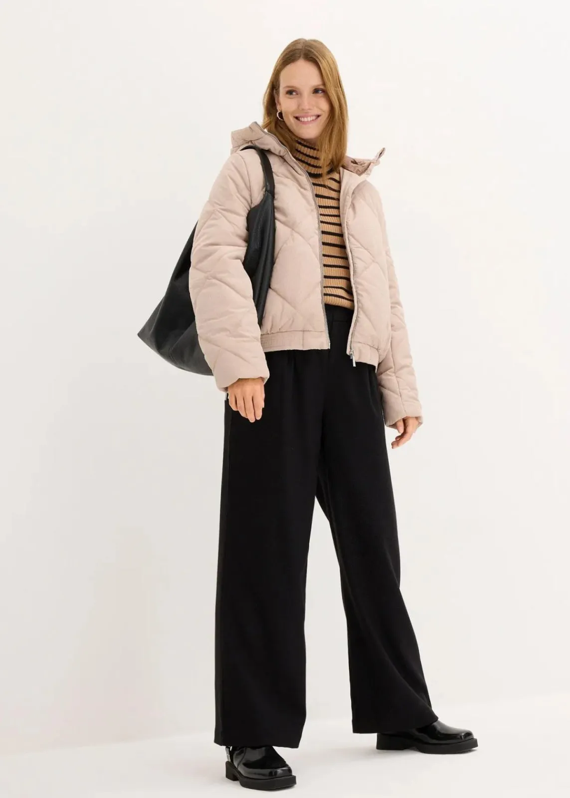 bonprix Bekleidung·Hosen|Jacken & Mäntel^Kurze Steppjacke mit Futter in Kontrastfarbe mandelbeige/hellbraun