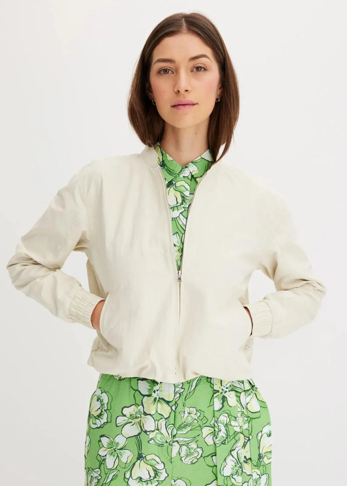 bonprix Bekleidung·Hosen|Jacken & Mäntel^Kurzer Soft-Blouson natur