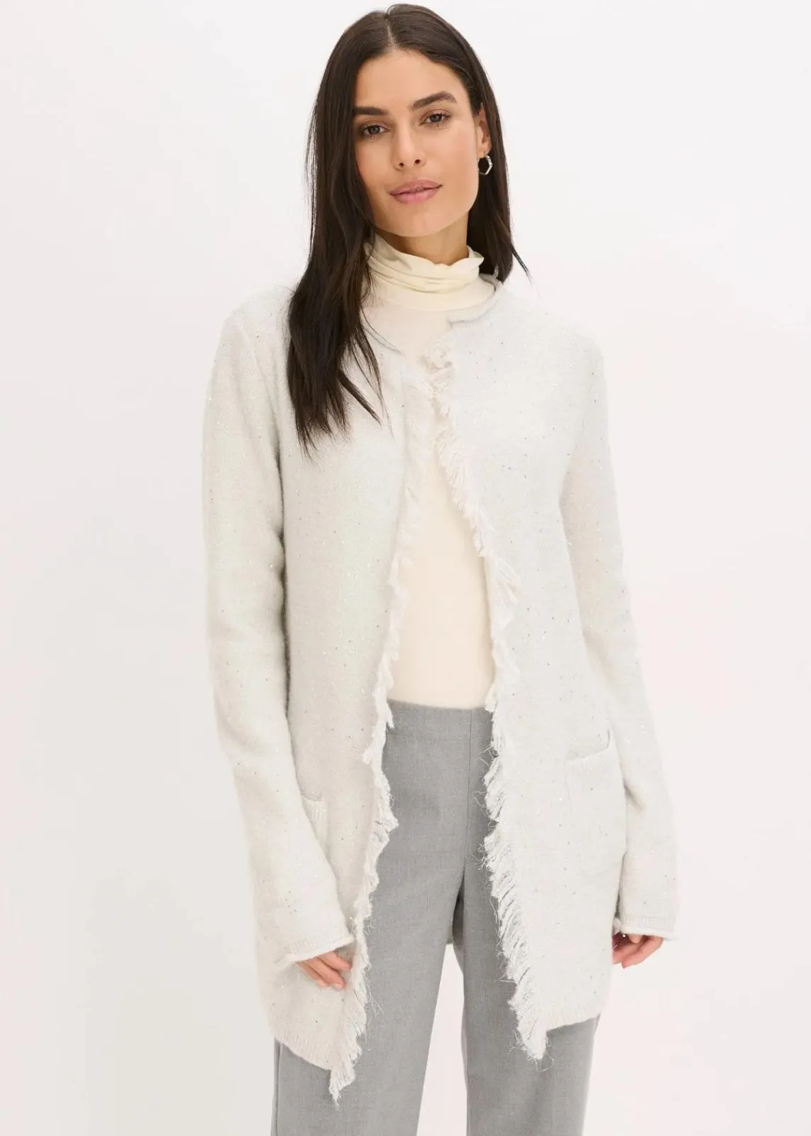 bonprix Pullover & Strickjacken|Strickmode^Kurzer Strickmantel mit Pailetten und Glanzgarn puderweiß/metallic silber