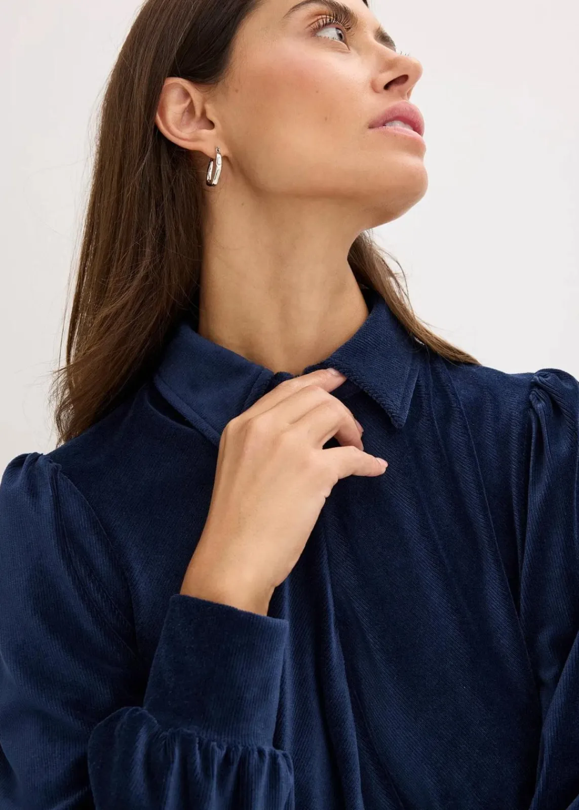 bonprix Kleider^Kurzes Cord-Kleid dunkelblau