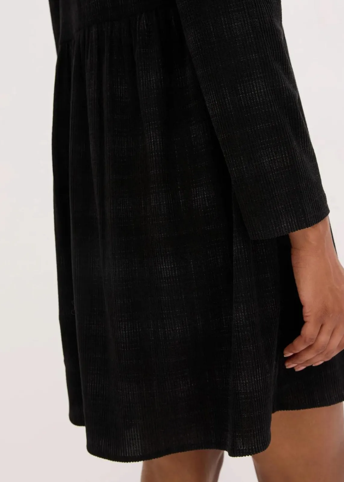 bonprix Kleider^Kurzes Cord-Kleid mit Karomuster schwarz bedruckt