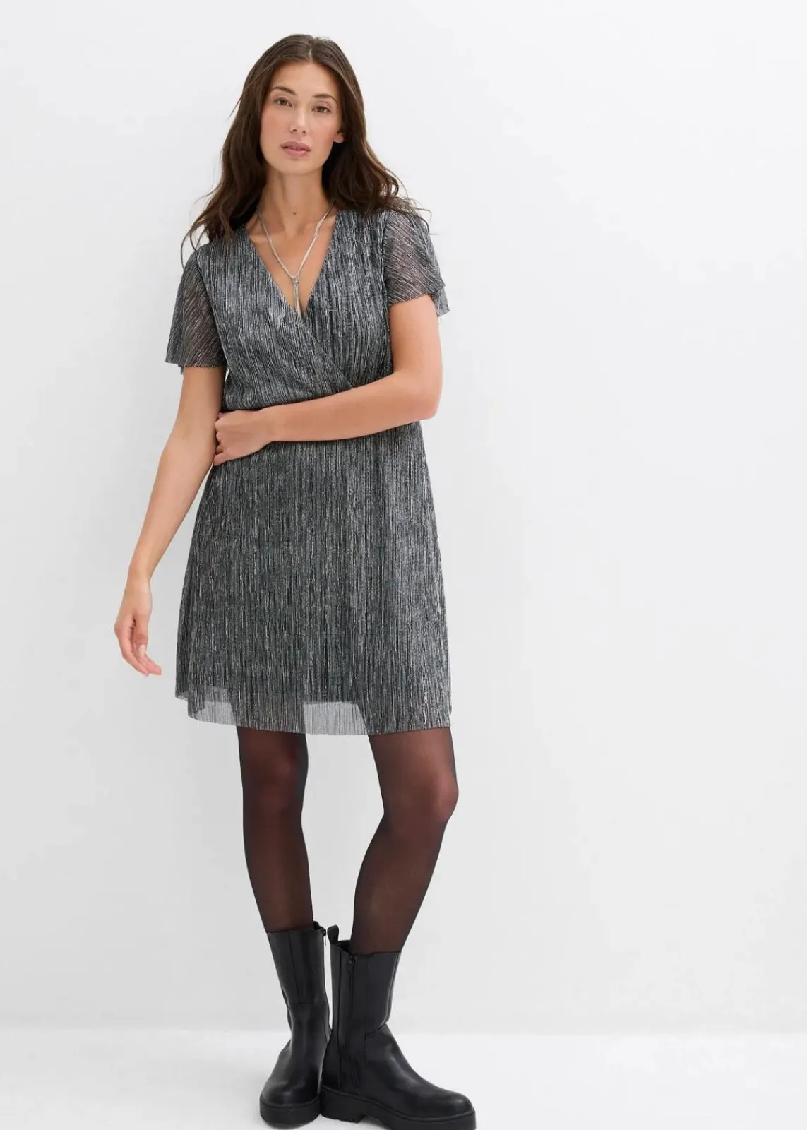 bonprix Kleider^Kurzes Glitzerkleid silber