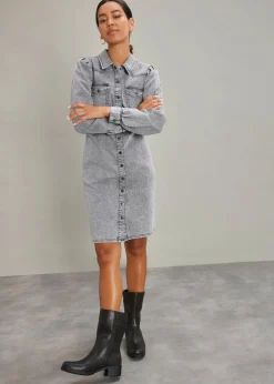 bonprix Kleider|Bekleidung·Pullover & Strickjacken^Kurzes Jeanskleid hellgrau denim used