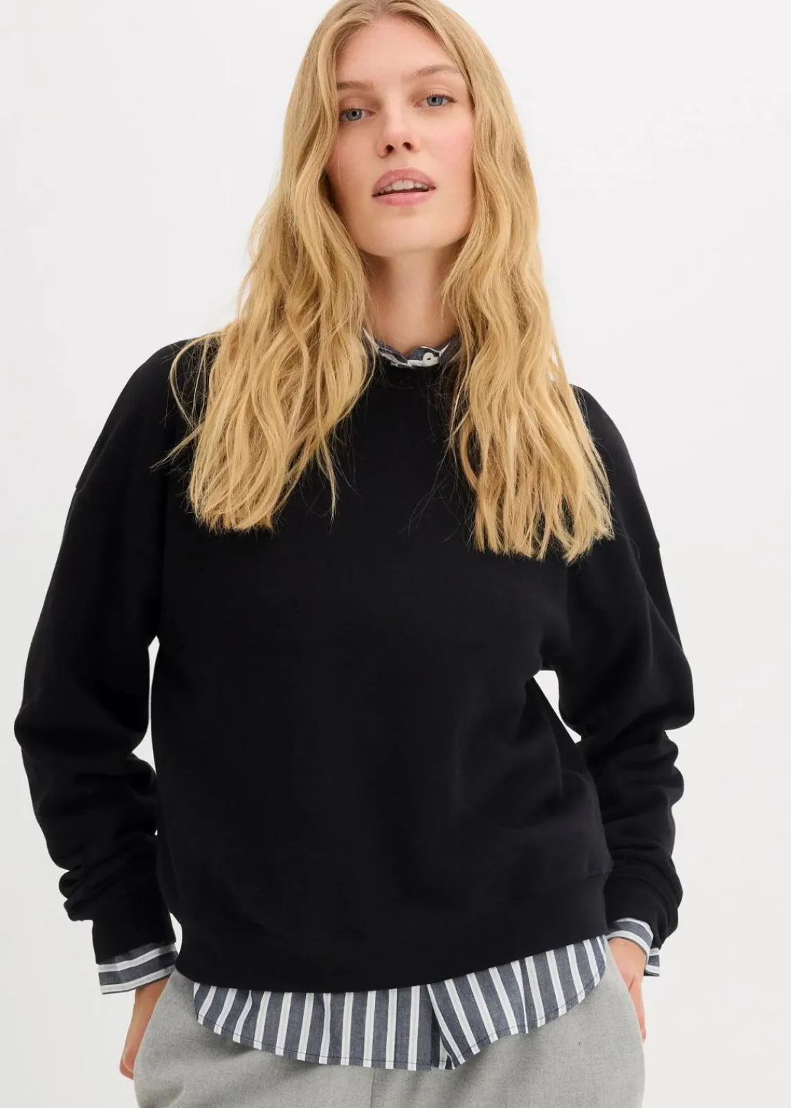 bonprix Nachhaltigere Materialien|Sweat^Kurzes Oversize-Sweatshirt aus reiner Bio-Baumwolle schwarz