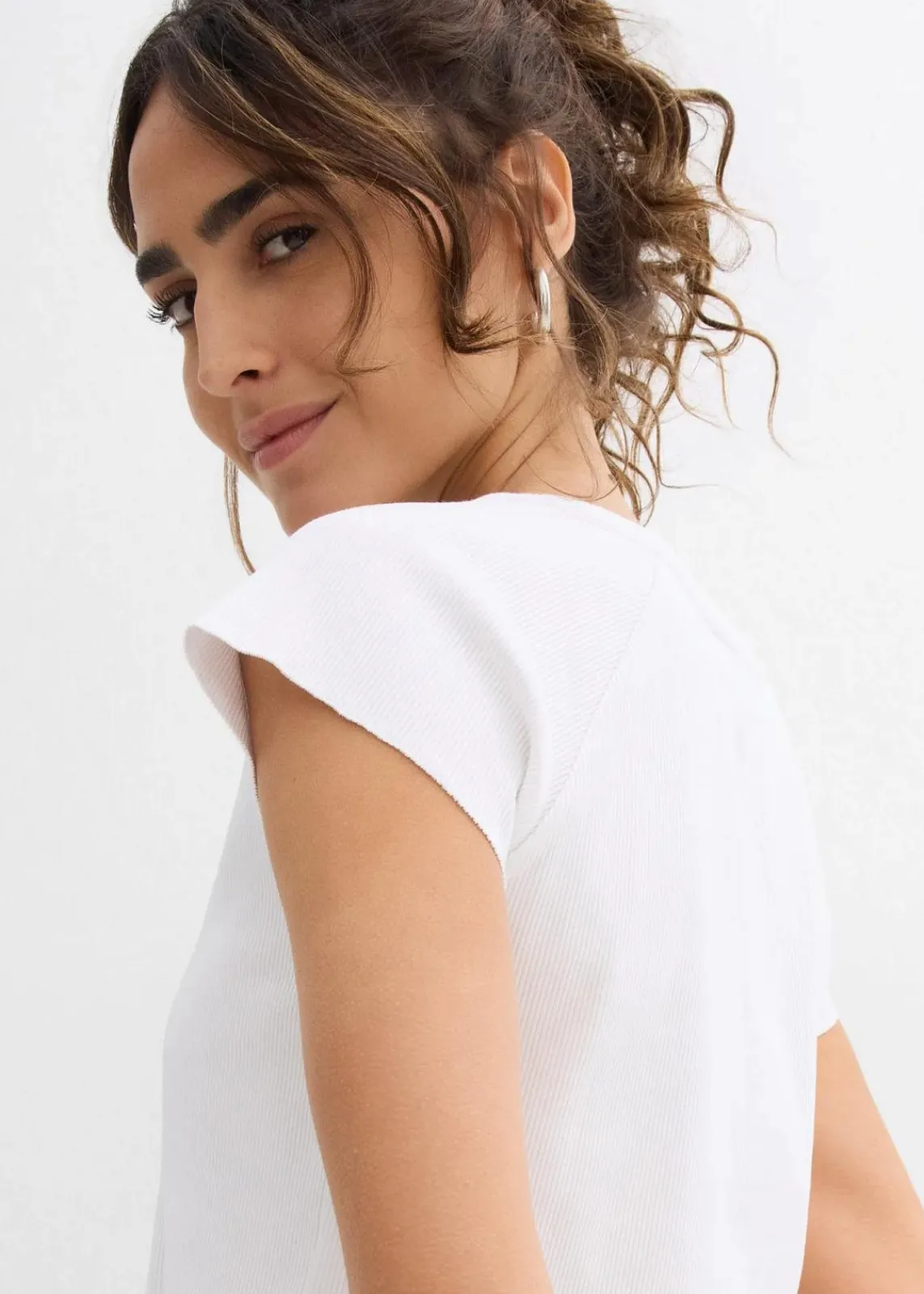 bonprix Shirts & Tops|Nachhaltigere Materialien^Kurzes Rippshirt weiß