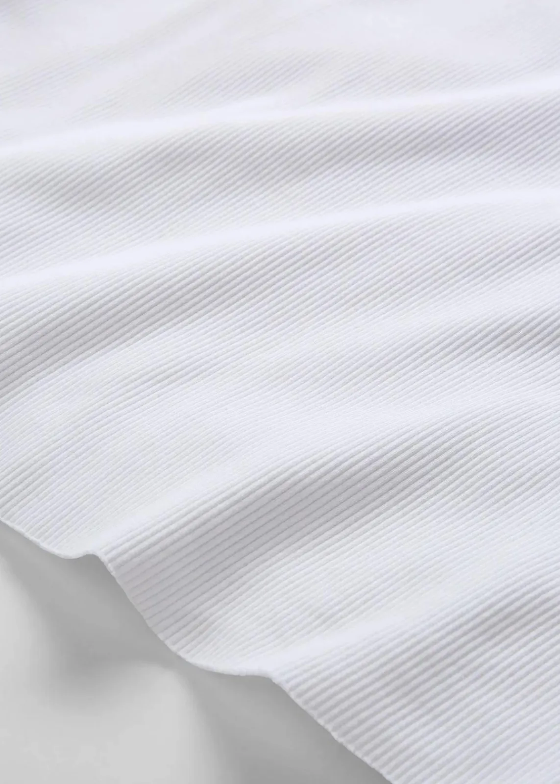 bonprix Shirts & Tops|Nachhaltigere Materialien^Kurzes Rippshirt weiß