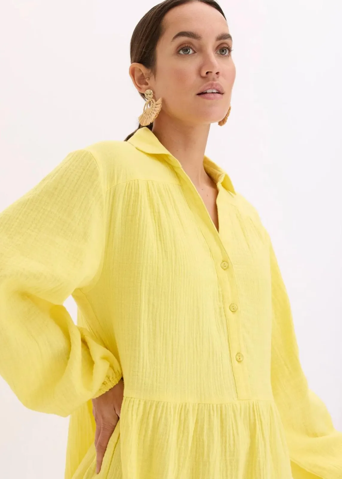 bonprix Bekleidung·Pullover & Strickjacken|Kleider^Kurzes Stufen-Kleid aus Musselin softgelb
