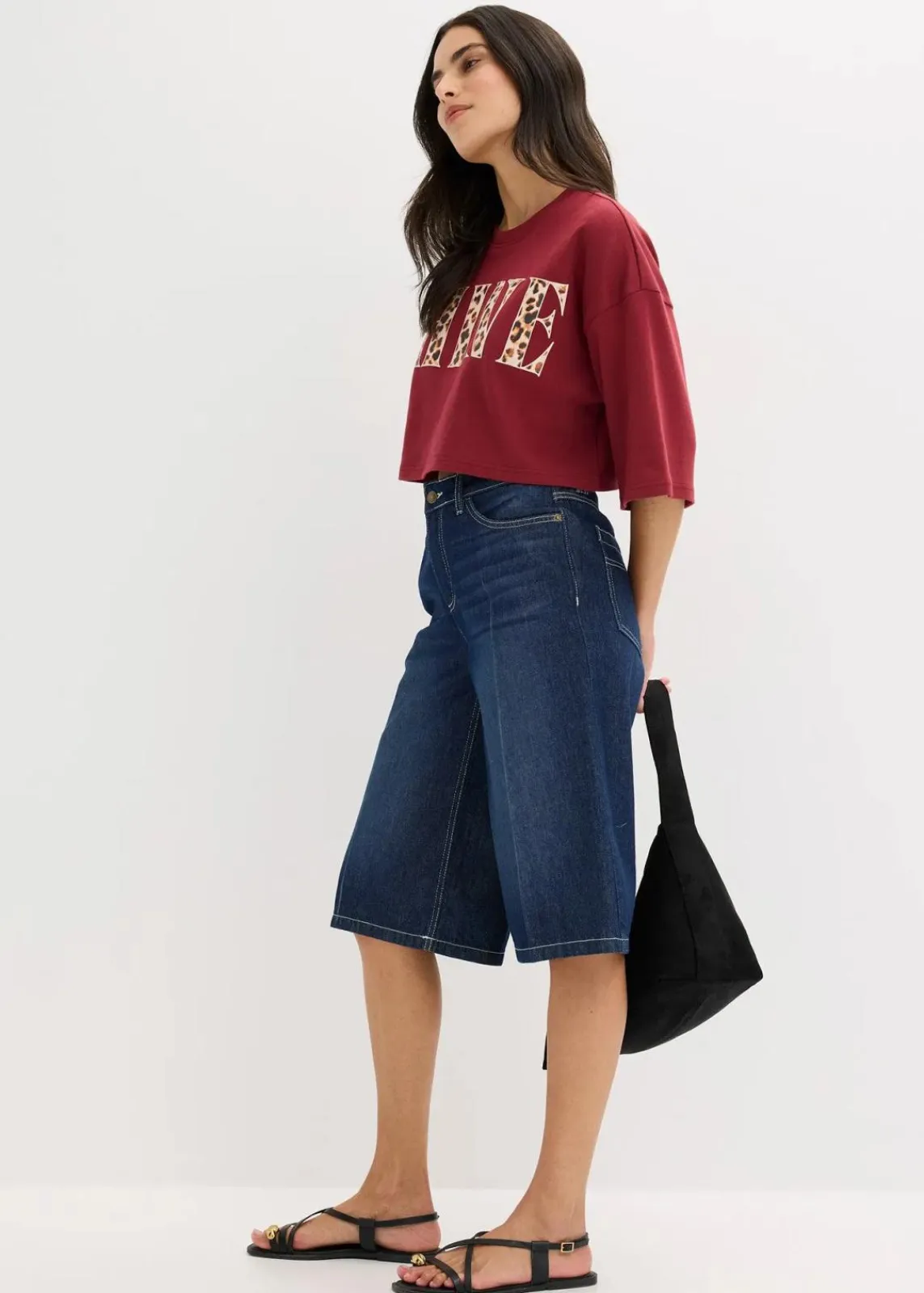 bonprix Shirts & Tops|Nachhaltigere Materialien^Kurzes T-Shirt aus reiner Bio-Baumwolle pflaumenrot leo bedruckt