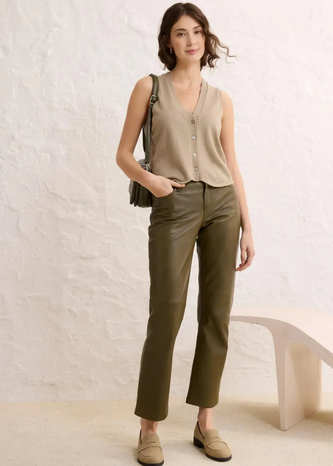 bonprix Premium|Nachhaltigere Materialien^Lammnappa-Lederhose khakigrün