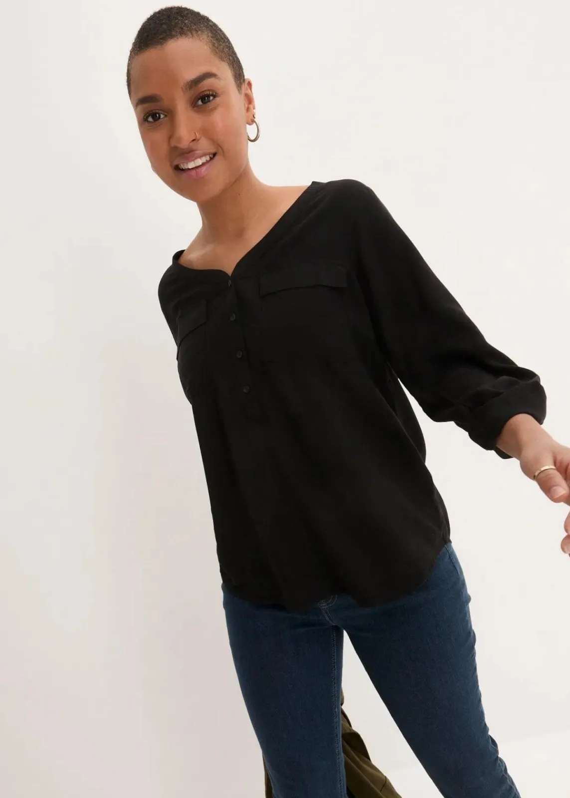bonprix Bekleidung·Jacken & Mäntel|Blusen & Tuniken^Langarm Bluse mit V-Ausschnitt aus fließender Viskose schwarz