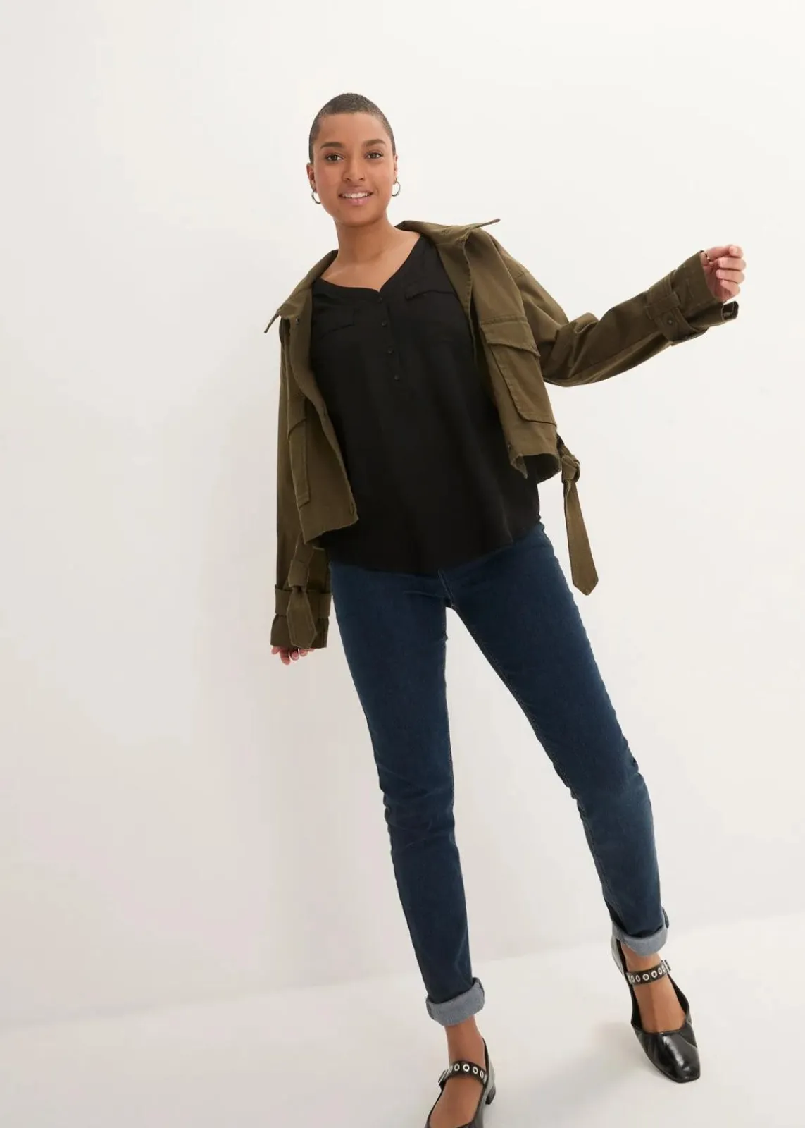 bonprix Bekleidung·Jacken & Mäntel|Blusen & Tuniken^Langarm Bluse mit V-Ausschnitt aus fließender Viskose schwarz