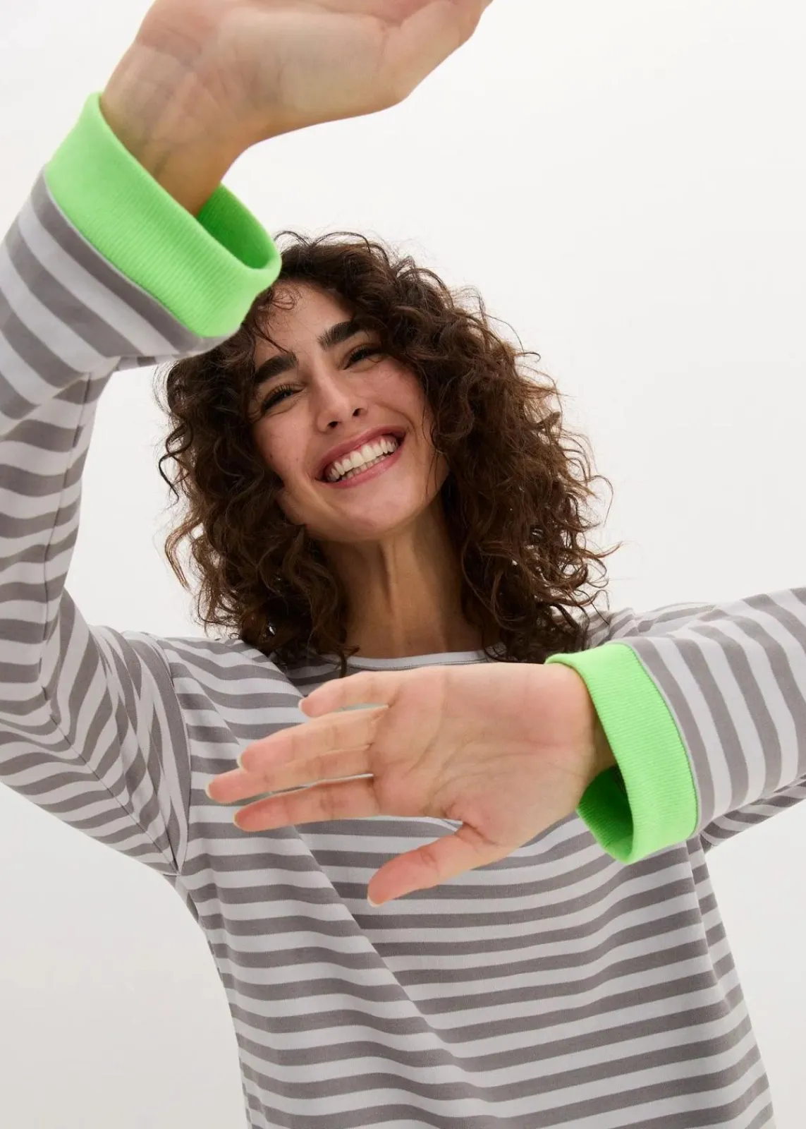 bonprix Nachhaltigere Materialien|Shirts & Tops^Langarmshirt mattsilber/grau geringelt