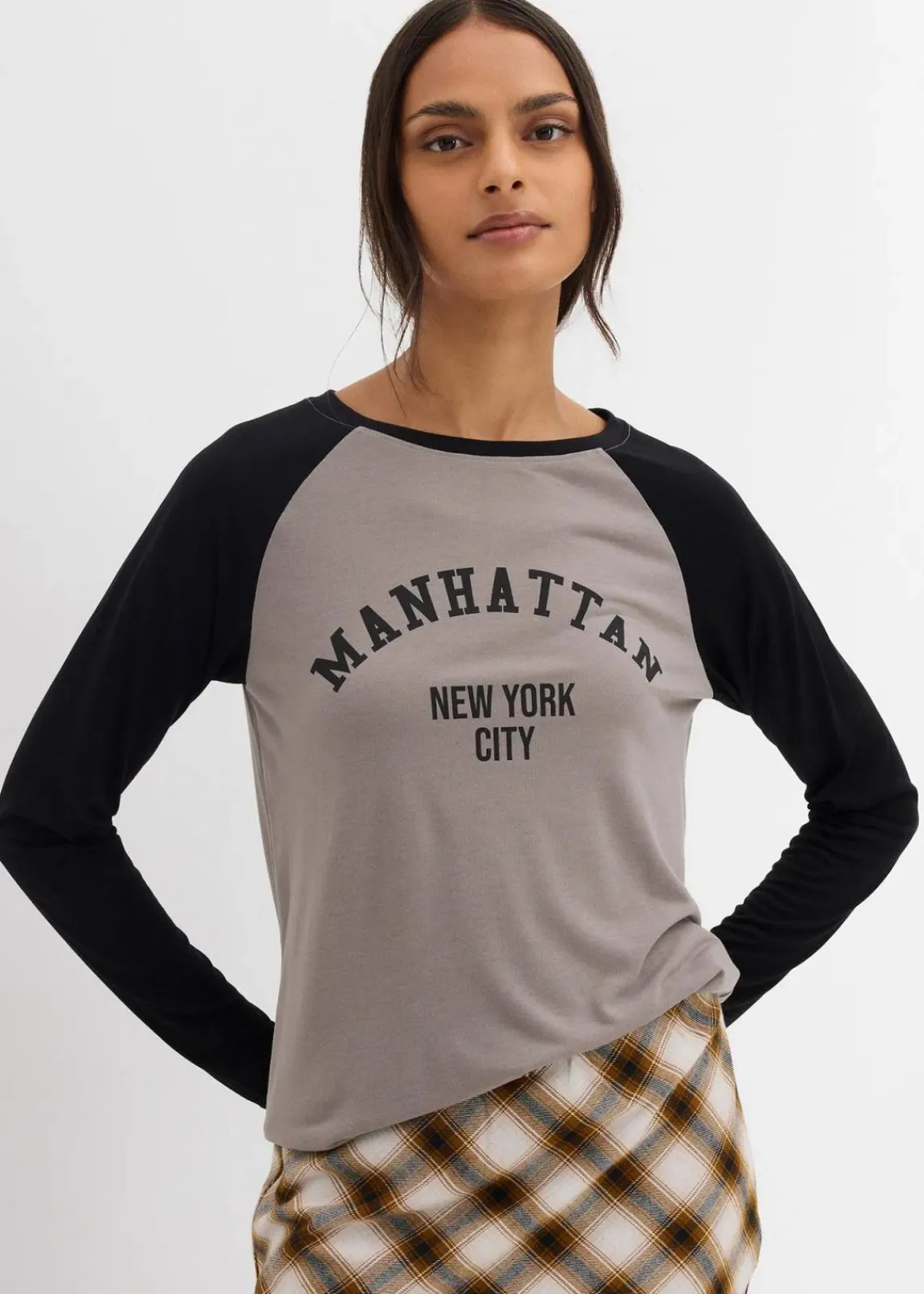 bonprix Shirts & Tops^Langarmshirt aus Jersey grau/schwarz bedruckt