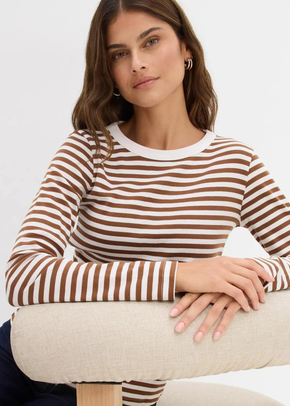 bonprix Nachhaltigere Materialien|Basics^Langarmshirt aus reiner Bio-Baumwolle pimentbraun/weiß gestreift