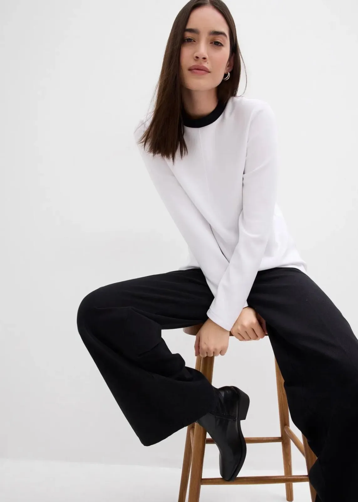 bonprix Shirts & Tops^Langarmshirt aus Viskose-Mix mit abgesetztem Turtleneck weiß/schwarz