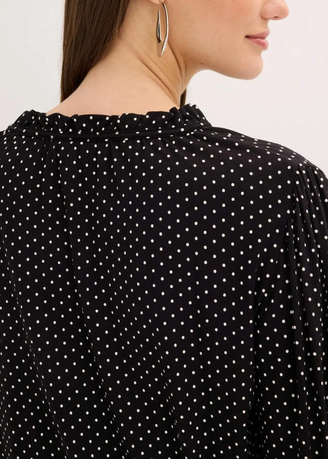 bonprix Shirts & Tops|Nachhaltigere Materialien^Langarmshirt aus Viskose-Mix schwarz mit weiß gepunktet