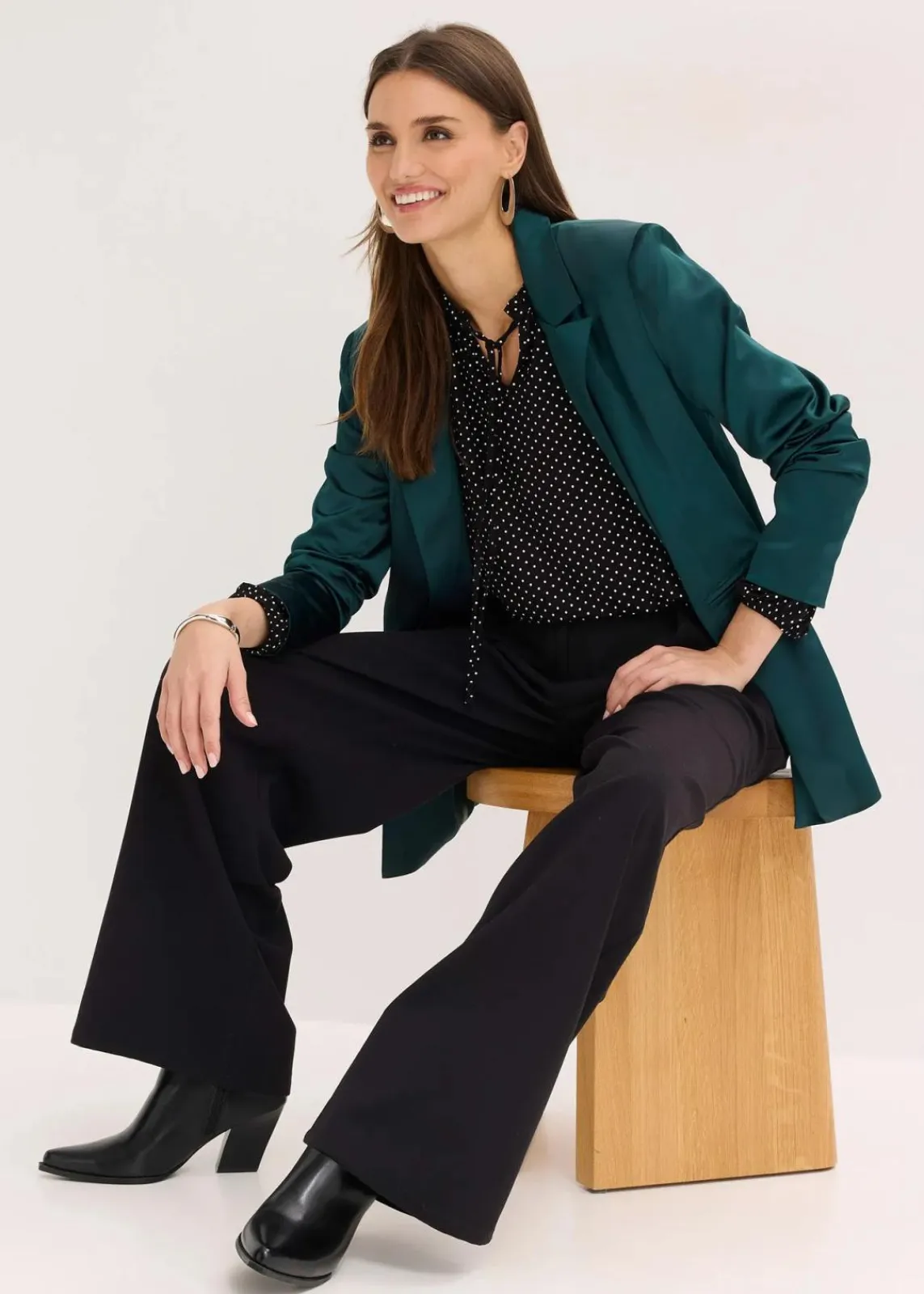 bonprix Shirts & Tops|Nachhaltigere Materialien^Langarmshirt aus Viskose-Mix schwarz mit weiß gepunktet