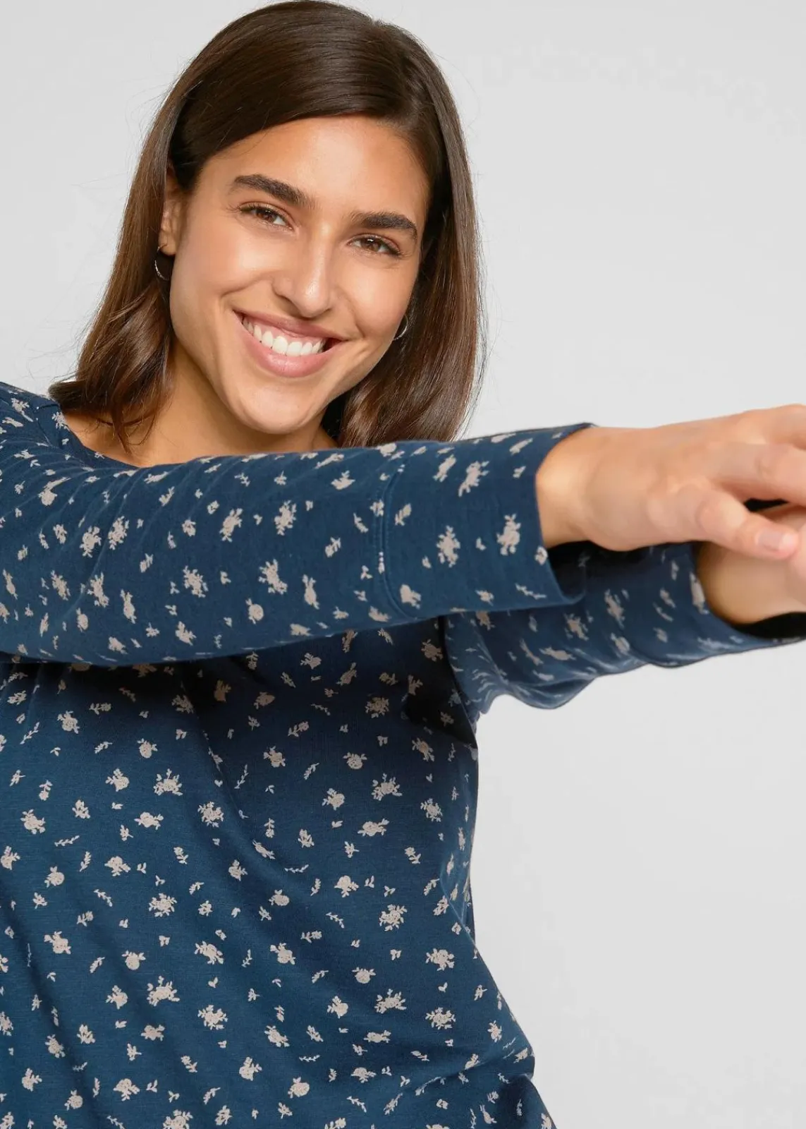 bonprix Shirts & Tops^Langarmshirt, bedruckt dunkelblau geblümt