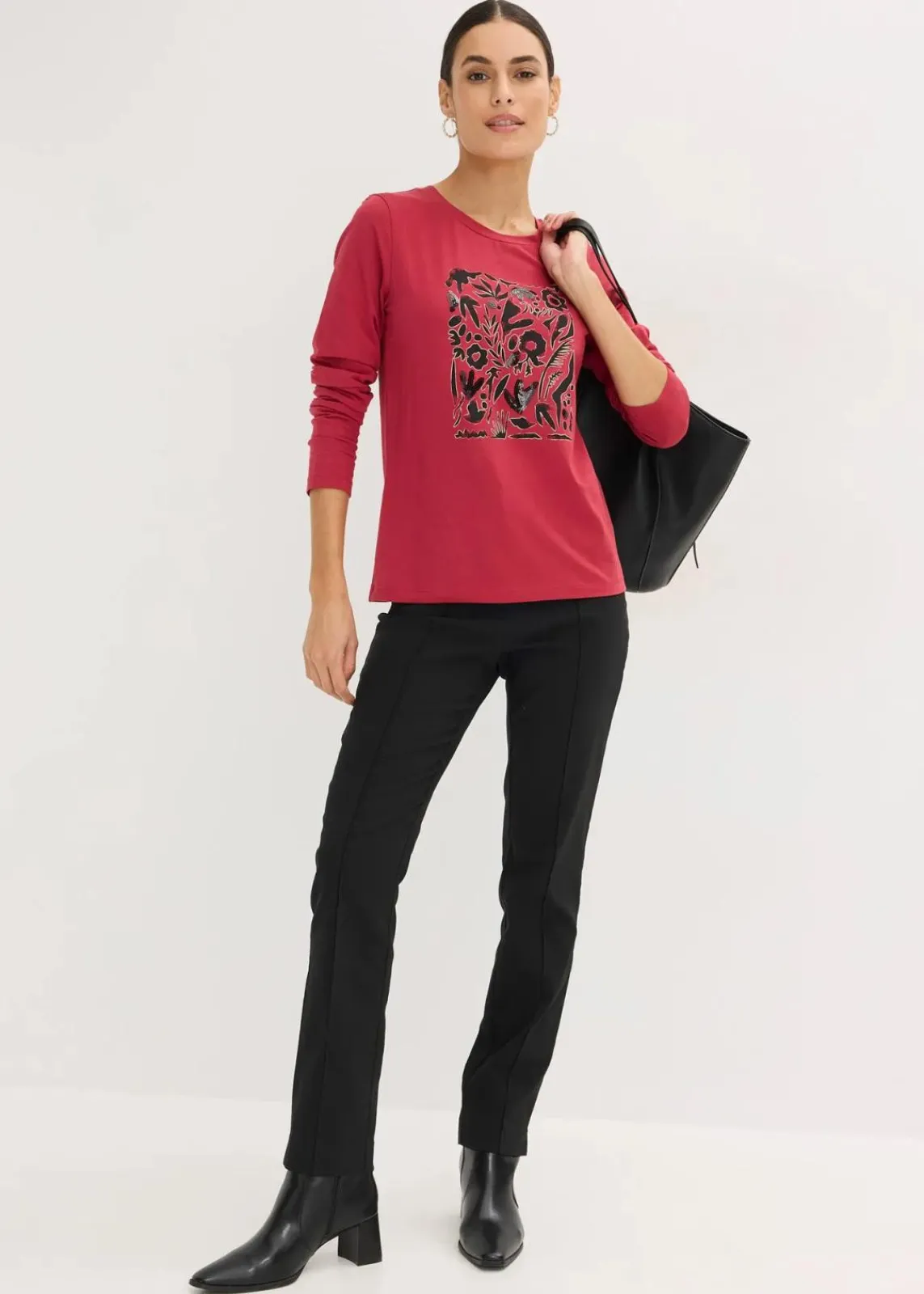 bonprix Shirts & Tops^Langarmshirt mit Bio-Baumwolle kirschrot/metallic gold/schwarz bedruckt