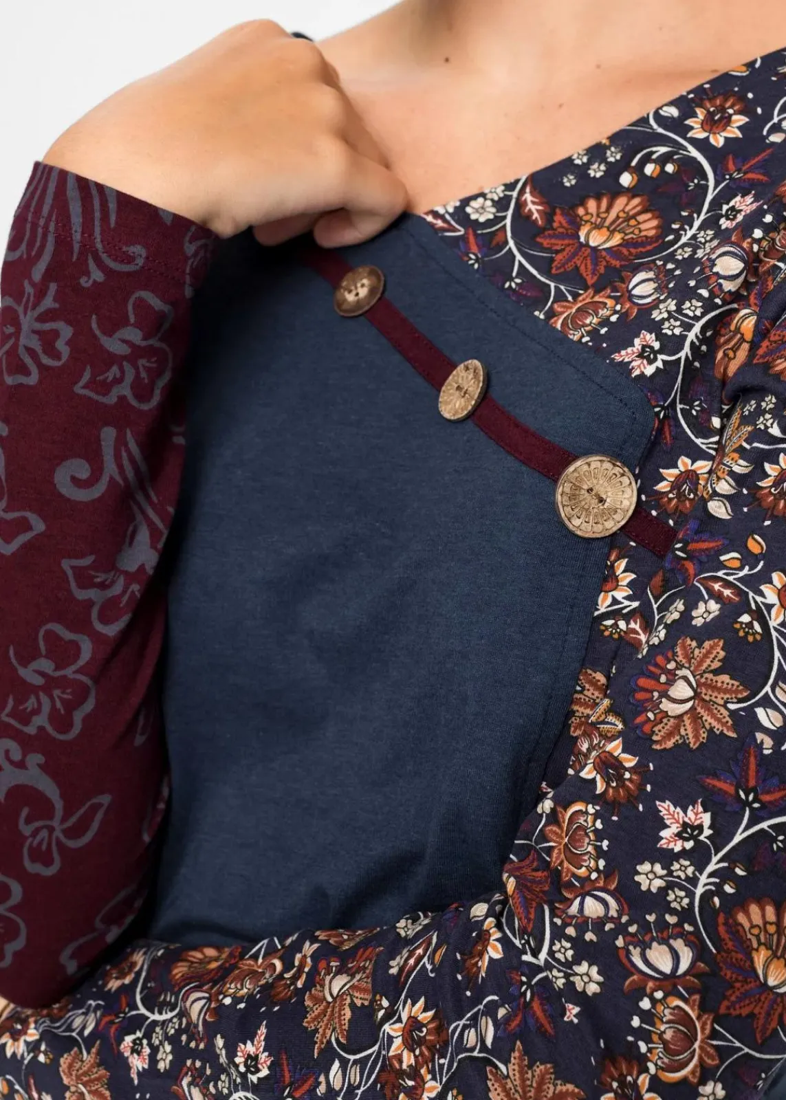 bonprix Shirts & Tops|Nachhaltigere Materialien^Langarmshirt mit Knöpfen dunkelblau bedruckt