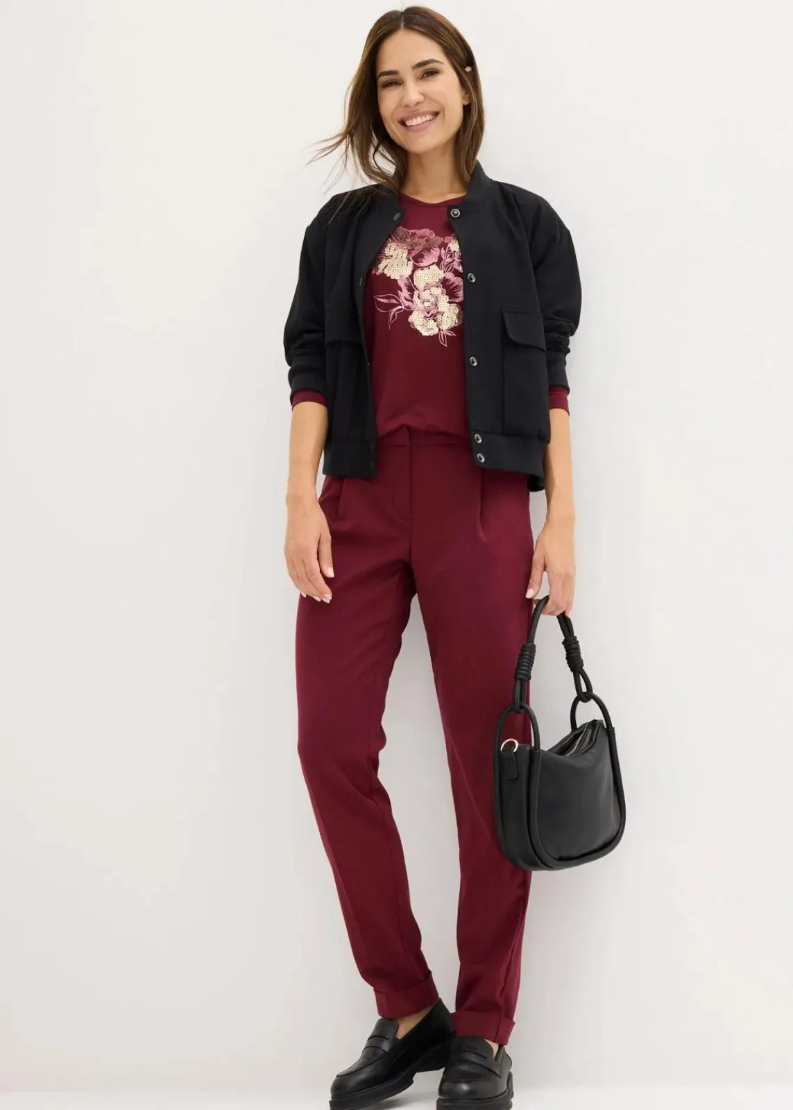 bonprix Shirts & Tops^Langarmshirt mit Pailletten ahornrot/gold bedruckt