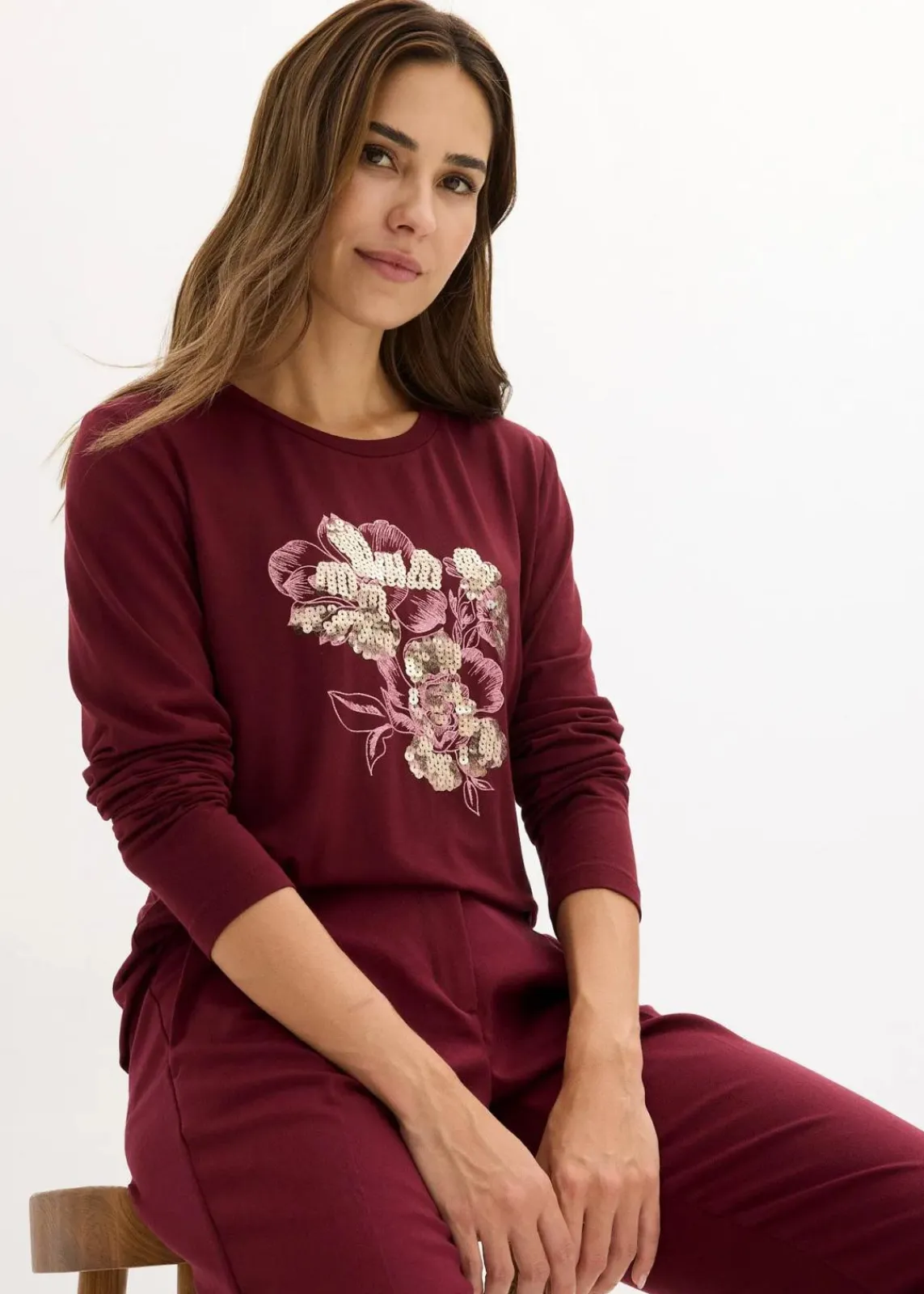 bonprix Shirts & Tops^Langarmshirt mit Pailletten ahornrot/gold bedruckt