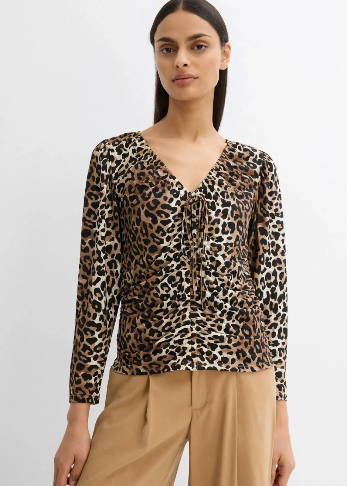 bonprix Shirts & Tops^Langarmshirt mit Raff-Details natur/schwarz/braun/dunkelcognac/camel leo bedruckt