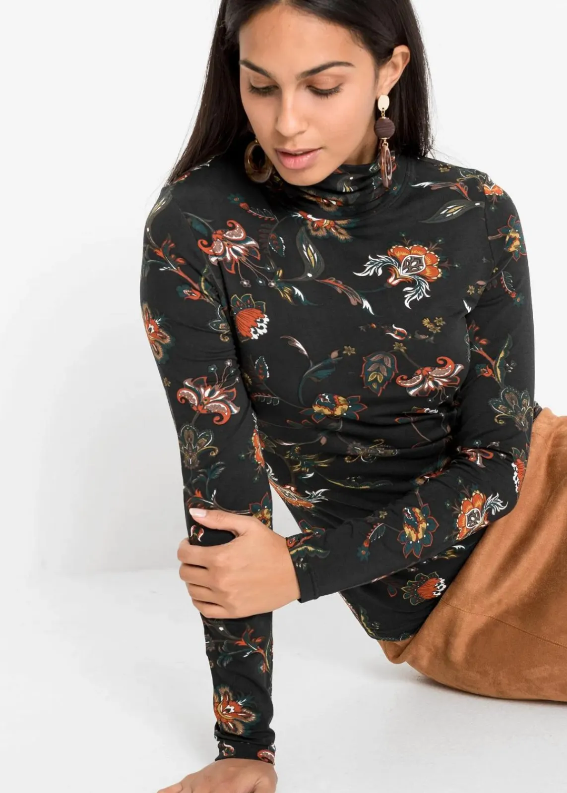 bonprix Nachhaltigere Materialien|Shirts & Tops^Langarmshirt mit Rollkragen schwarz geblümt