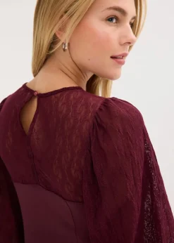 bonprix Shirts & Tops^Langarmshirt mit Spitze weinrot