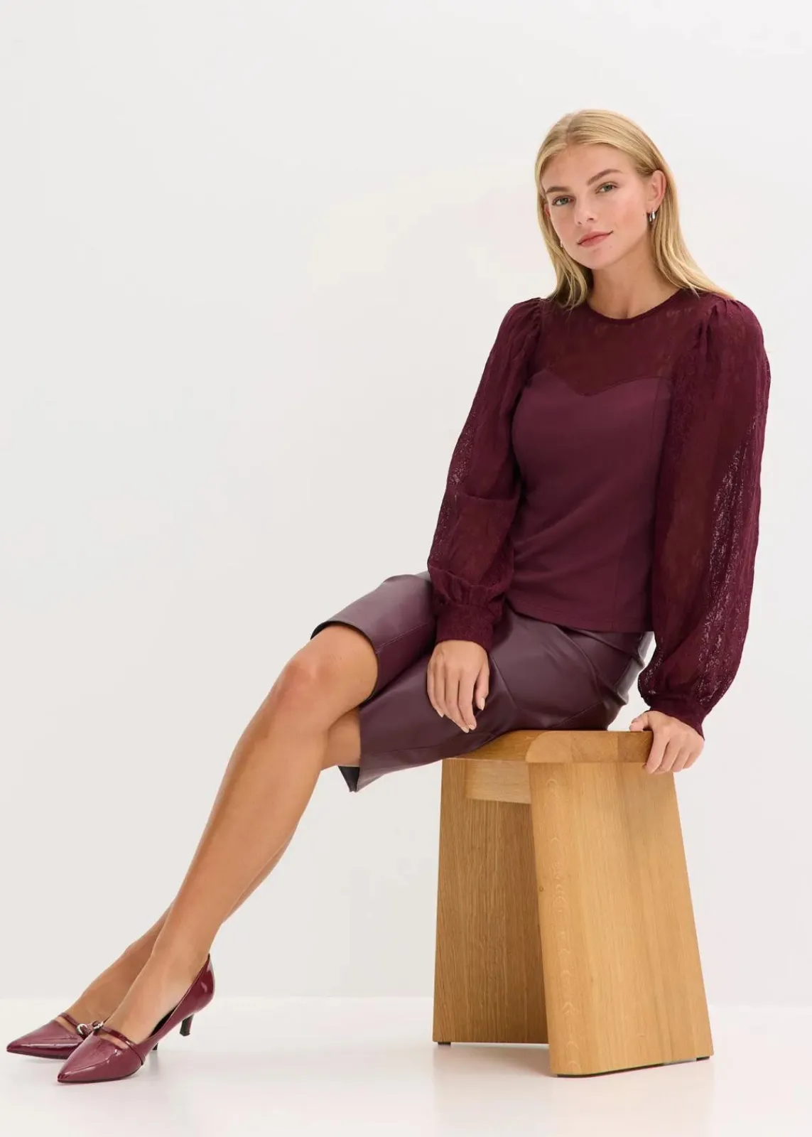 bonprix Shirts & Tops^Langarmshirt mit Spitze weinrot