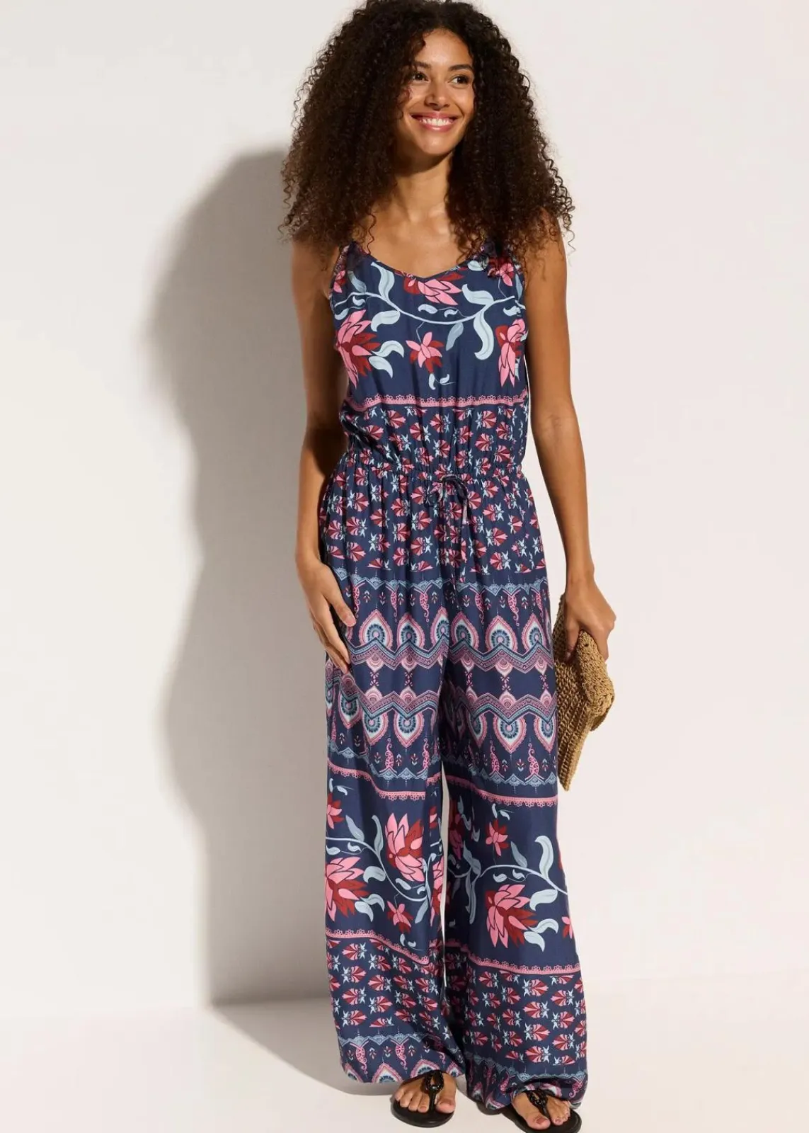 bonprix Strandmode|Jumpsuits^Langer Strandjumpsuit aus fließender Viskose blau/rosa bedruckt