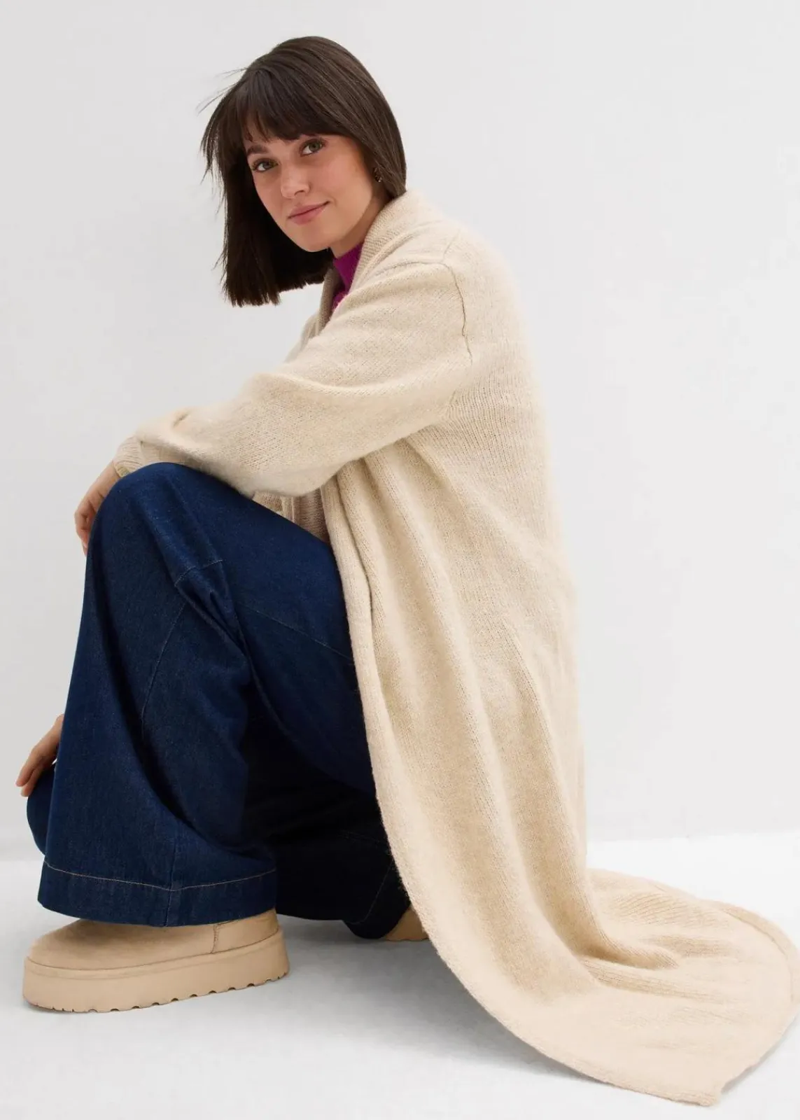 bonprix Pullover & Strickjacken|Strickmode^Langer Strickmantel in Hairy Optik hellsand