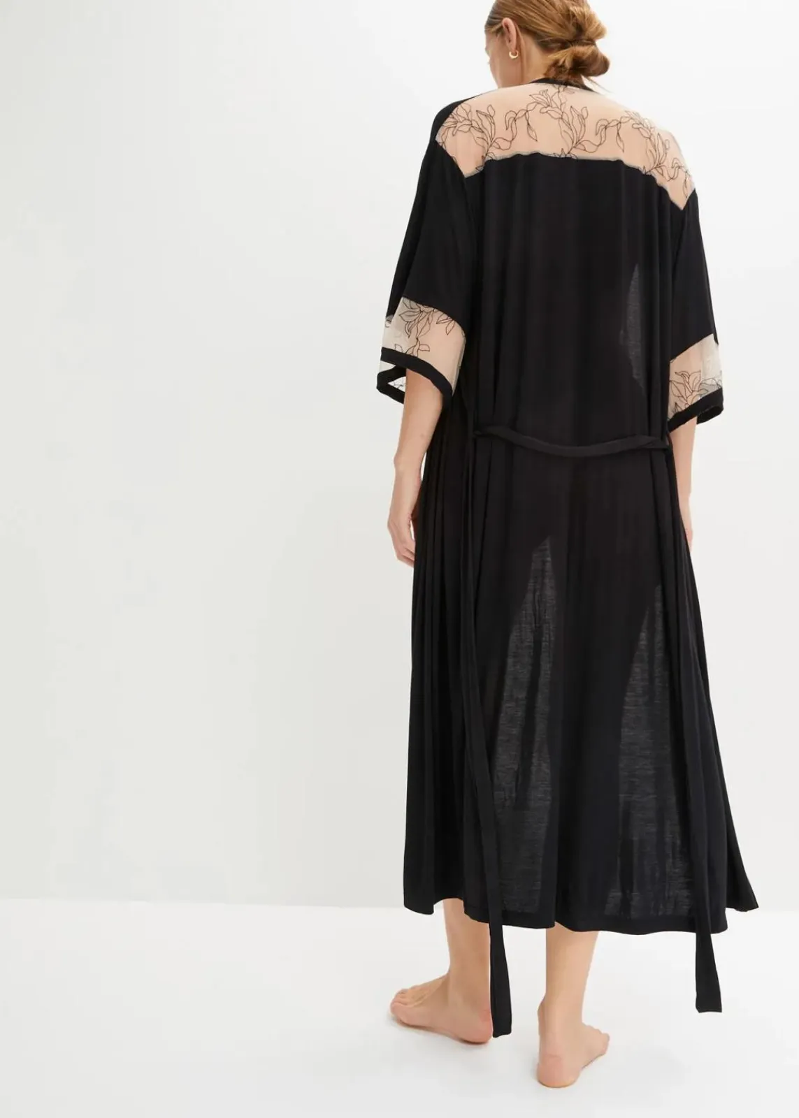 bonprix Wäsche·Dessous|Wäsche·Bademäntel^Langer Viskose Kimono mit Stickerei schwarz/kreidebeige