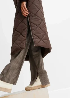 bonprix Nachhaltigere Materialien|Bekleidung·Hosen^Langer, wattierter Steppmantel mit Kapuze dunkelbraun