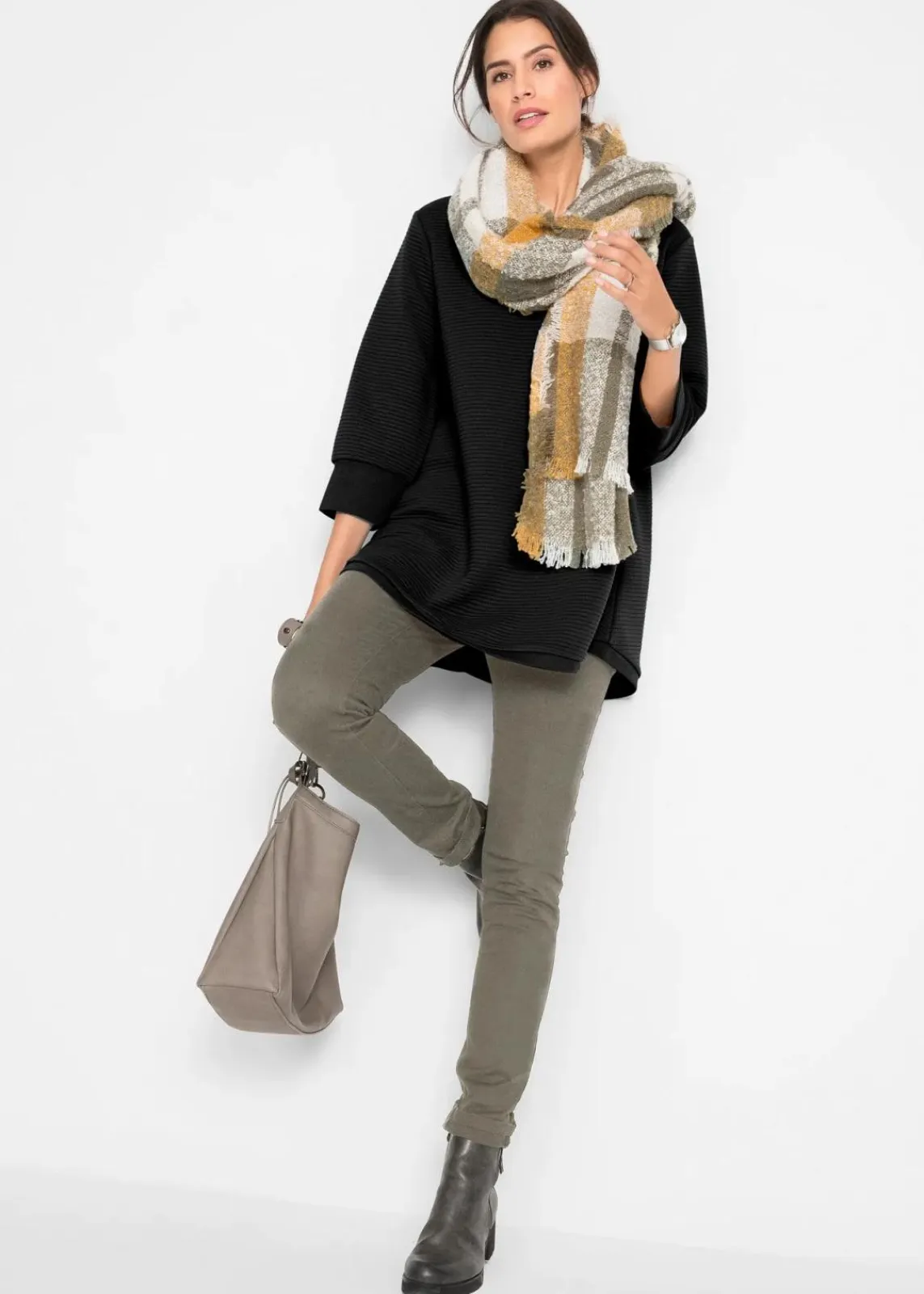 bonprix Sweat|Bekleidung·Blusen & Tuniken^Langes Sweatshirt mit Viskose schwarz