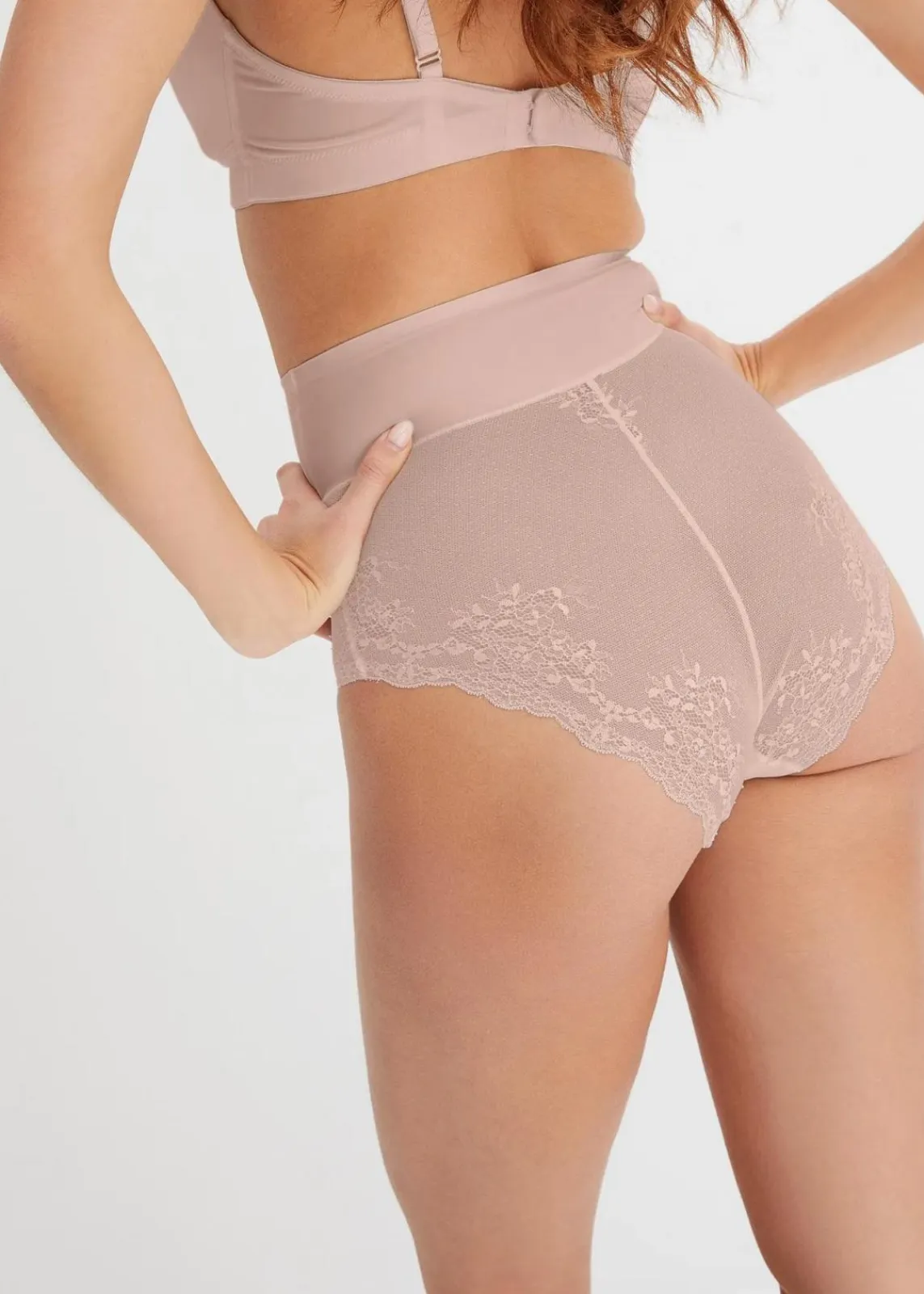 bonprix Wäsche·Shapewear|Wäsche·Höschen^Lasercut Shape Panty mit mittlerer Formkraft (2er Pack) 2x mattbeige
