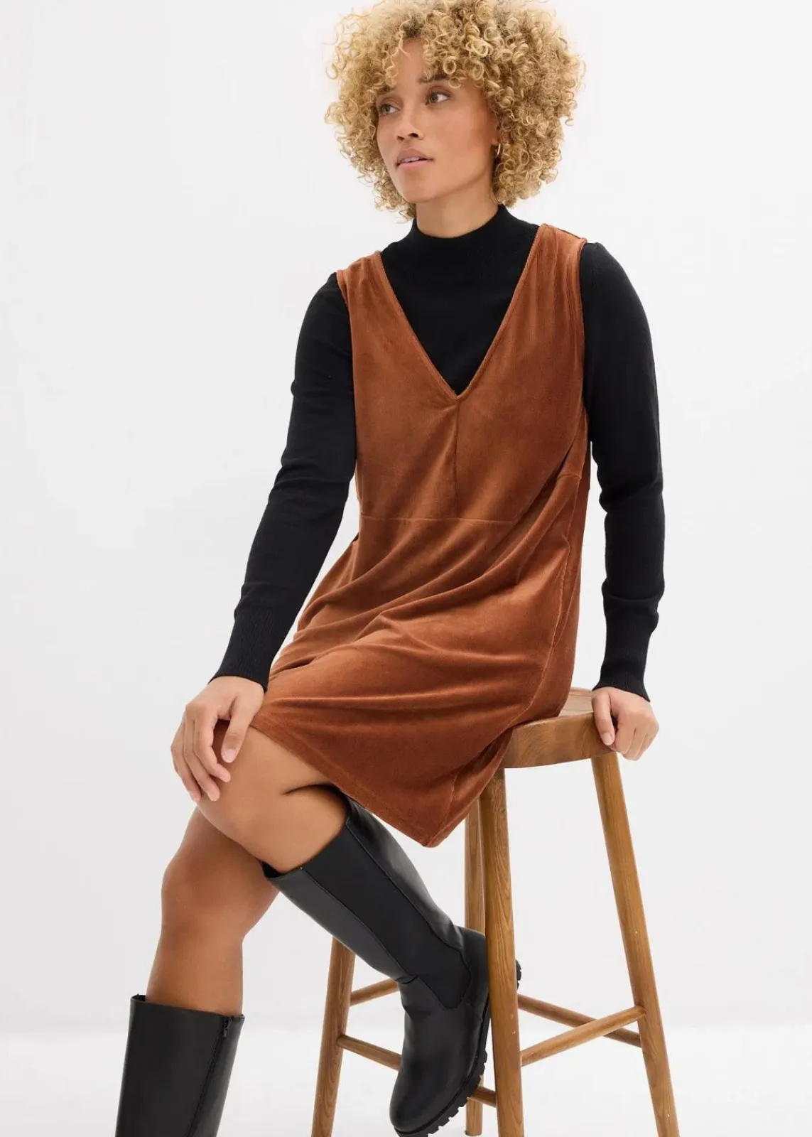 bonprix Kleider|Bekleidung·Pullover & Strickjacken^Latzkleid aus Jerseycord ziegelbraun