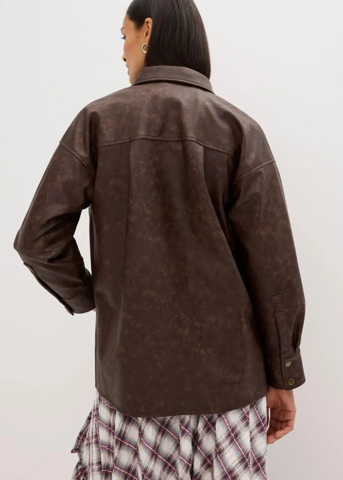 bonprix Bekleidung·Jacken & Mäntel|Blusen & Tuniken^Lederimitat-Hemd in Used-Optik dunkelbraun used