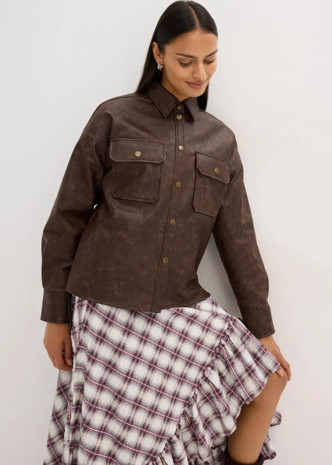 bonprix Bekleidung·Jacken & Mäntel|Blusen & Tuniken^Lederimitat-Hemd in Used-Optik dunkelbraun used